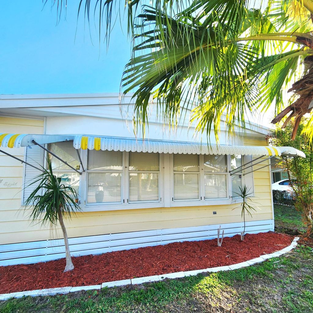 Photo of 98 Camino Del Rio, Port Saint Lucie, FL 34952 (MLS # B26000412)