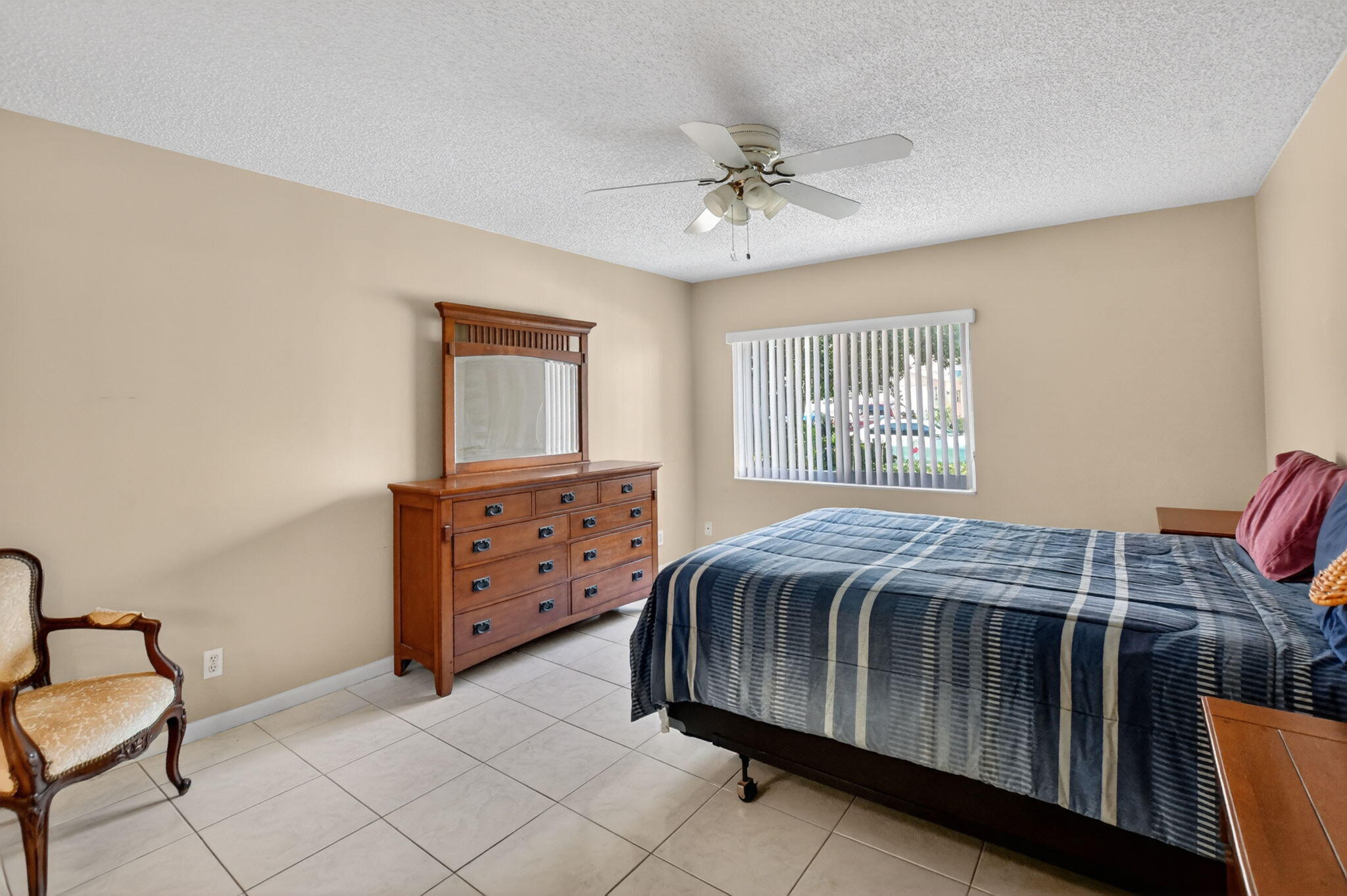 WHISPER WALK SEC C CONDO - Residential