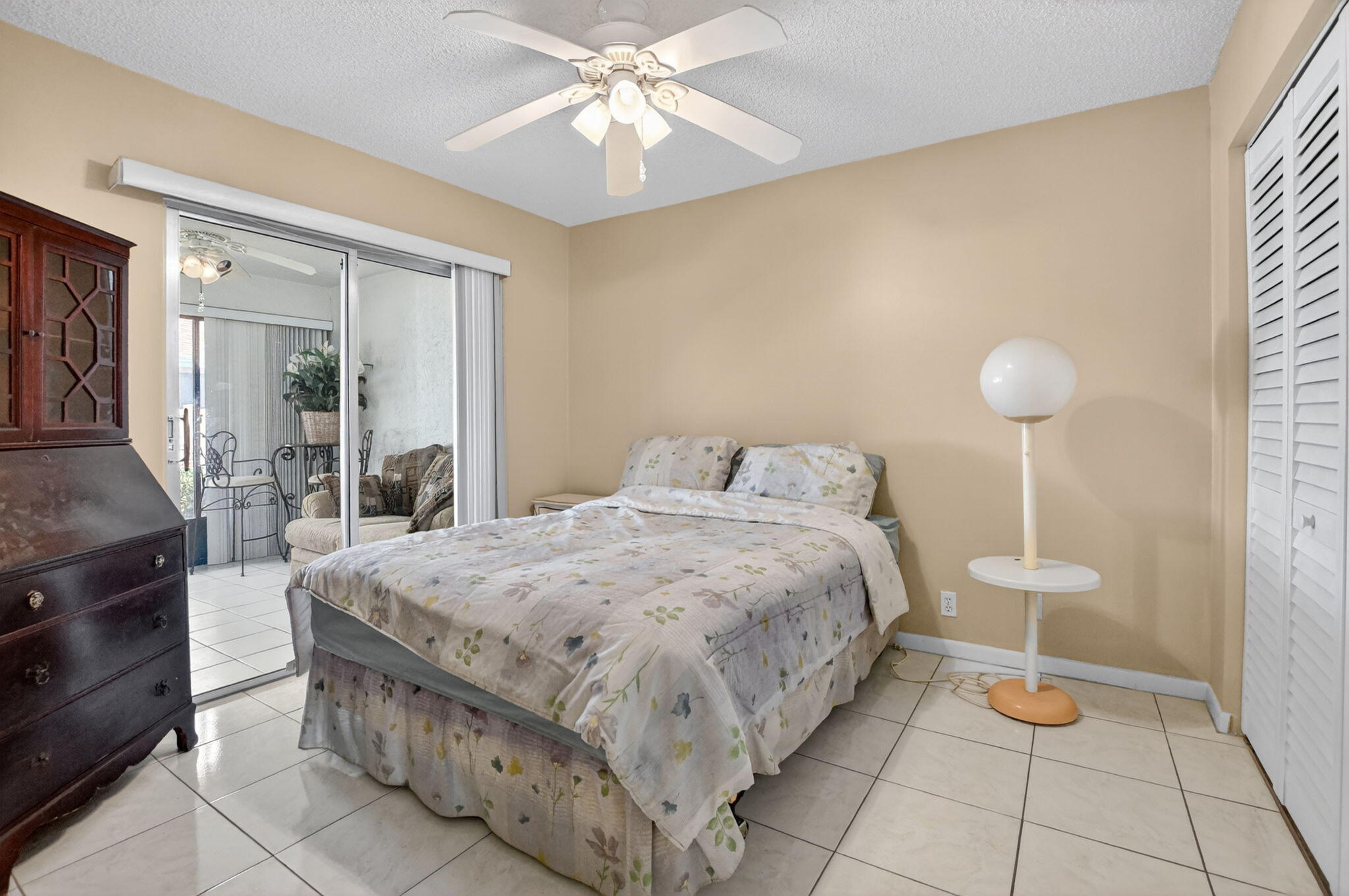 WHISPER WALK SEC C CONDO - Residential