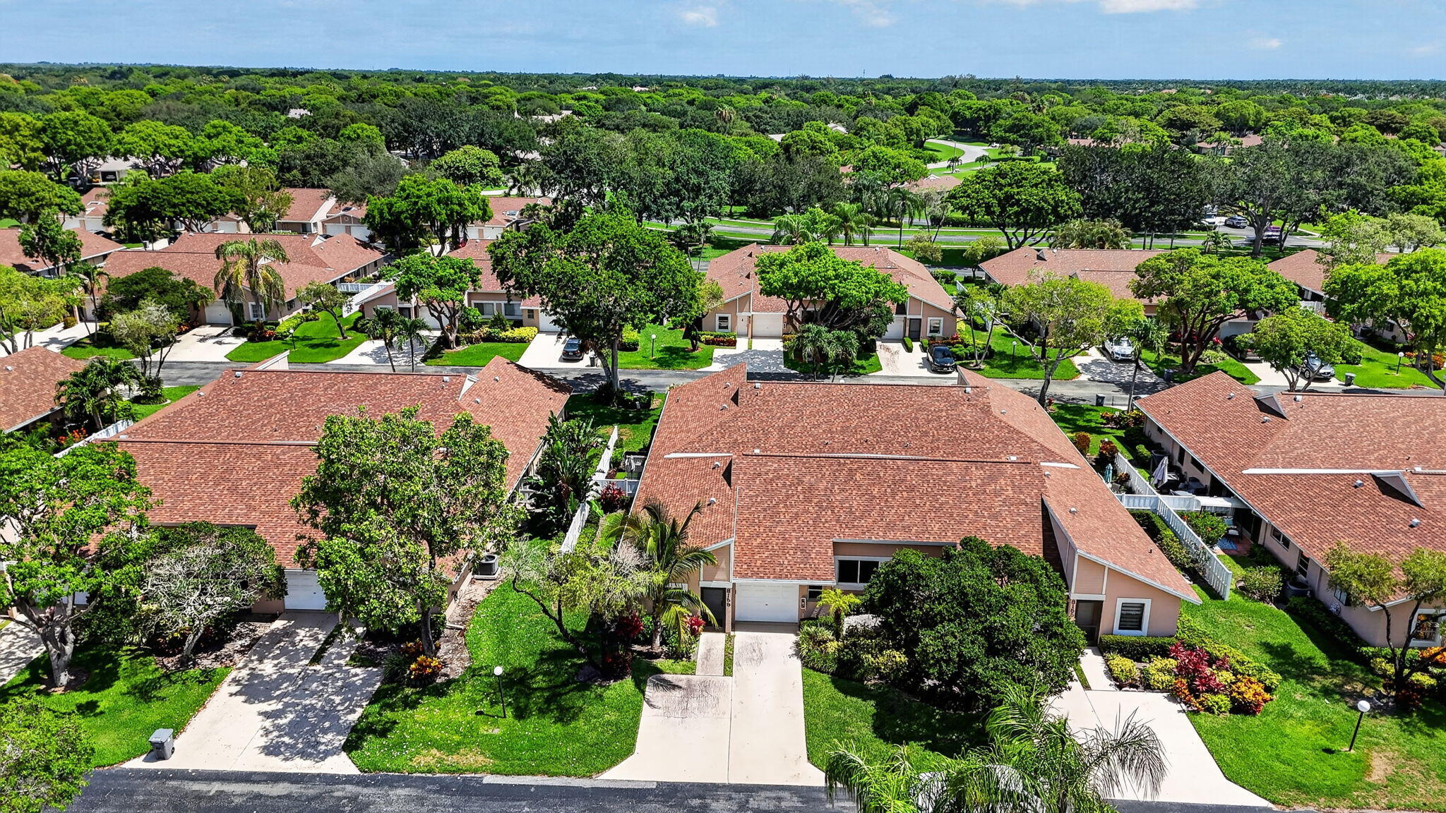 WHISPER WALK SEC C CONDO - Residential