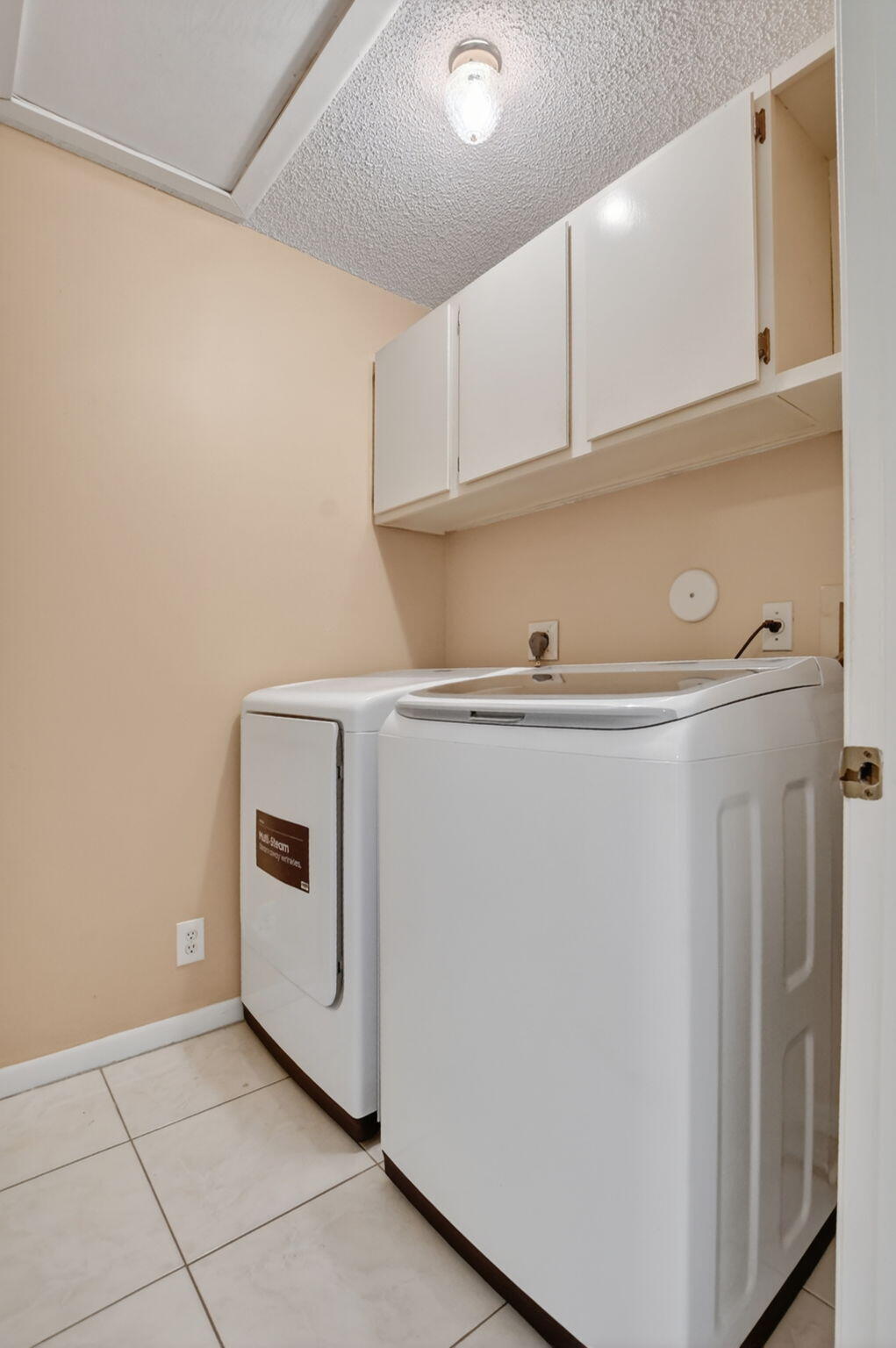 WHISPER WALK SEC C CONDO - Residential
