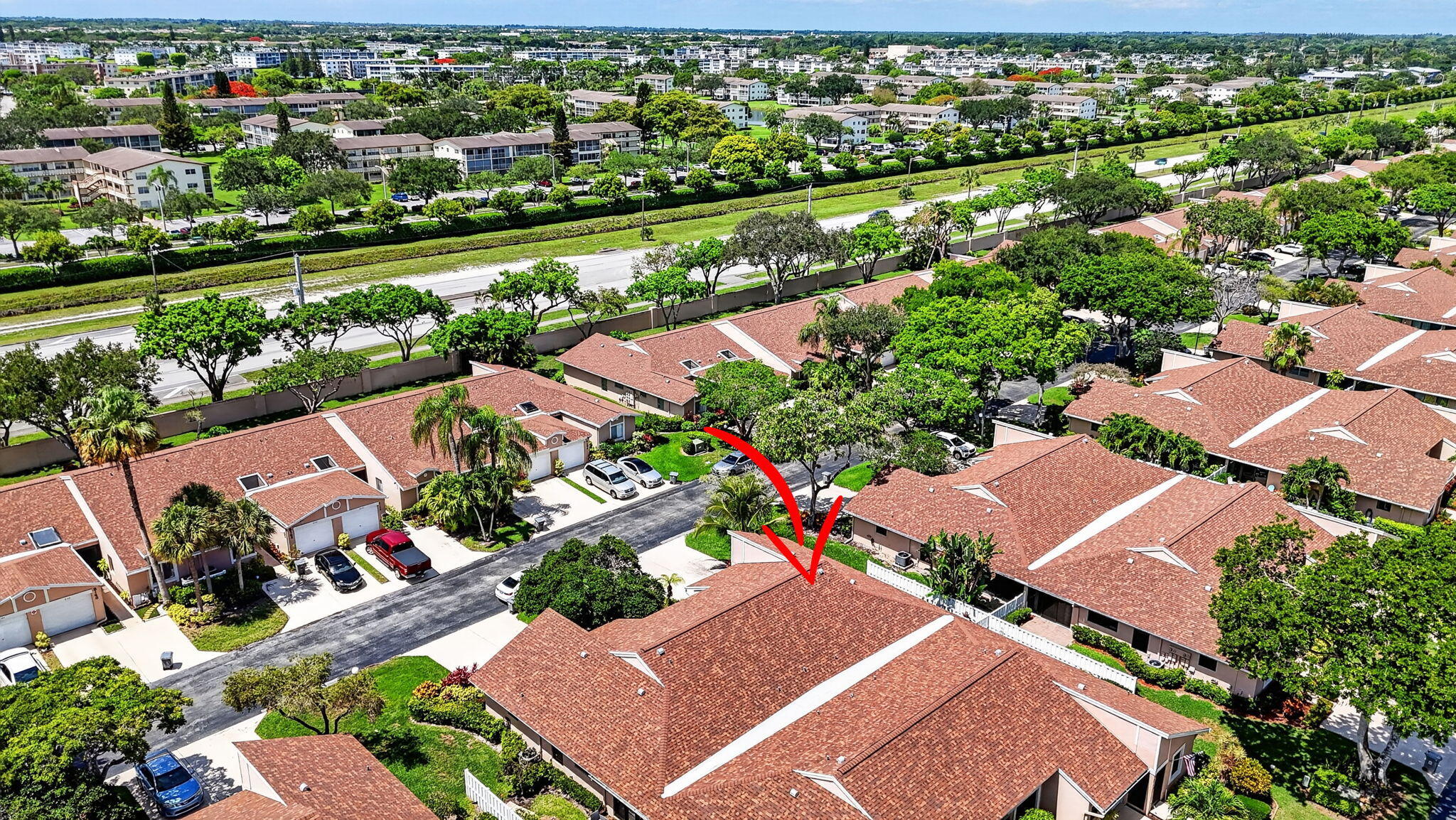 WHISPER WALK SEC C CONDO - Residential