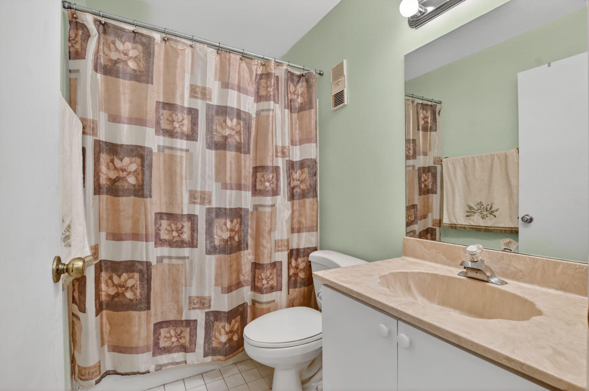 WHISPER WALK SEC C CONDO - Residential