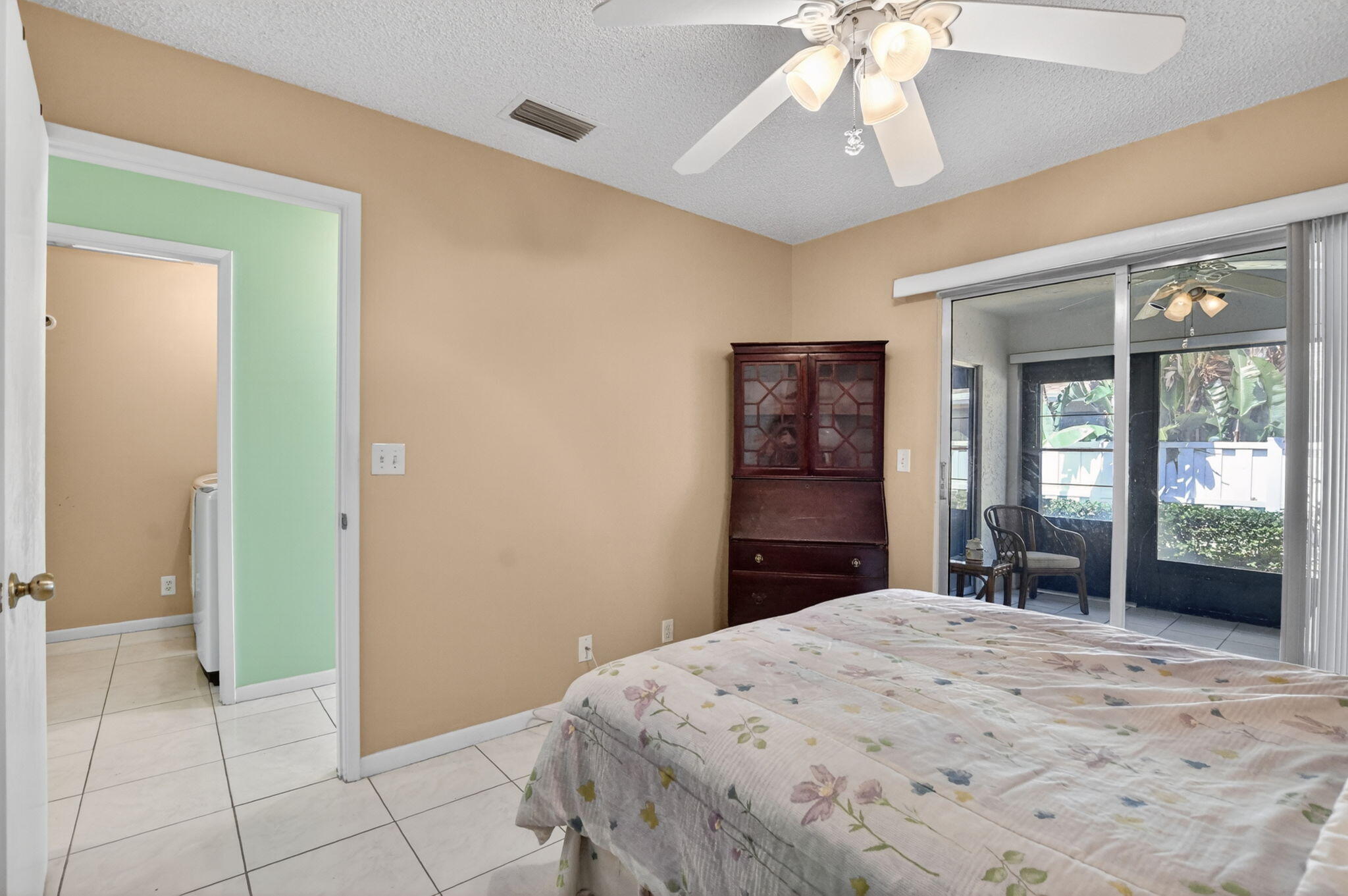 WHISPER WALK SEC C CONDO - Residential
