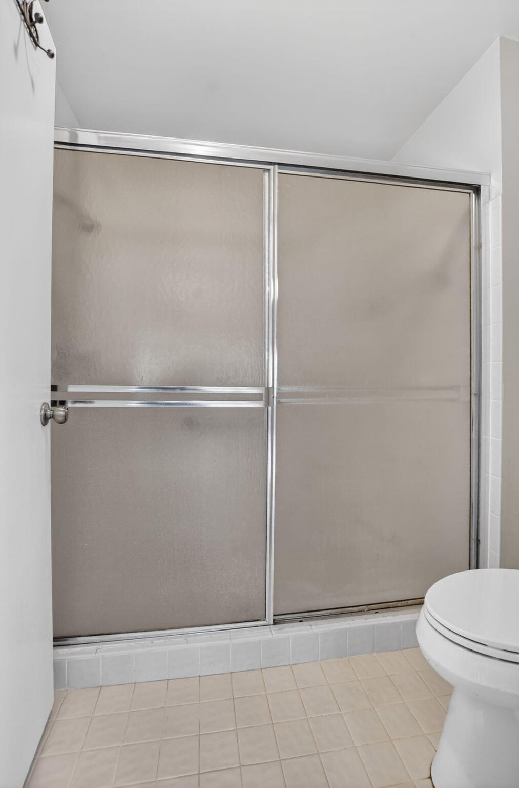 WHISPER WALK SEC C CONDO - Residential