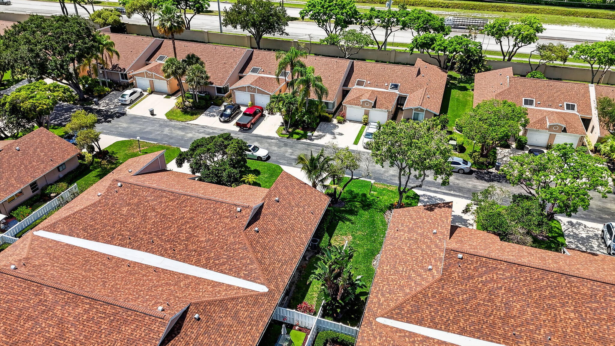 WHISPER WALK SEC C CONDO - Residential