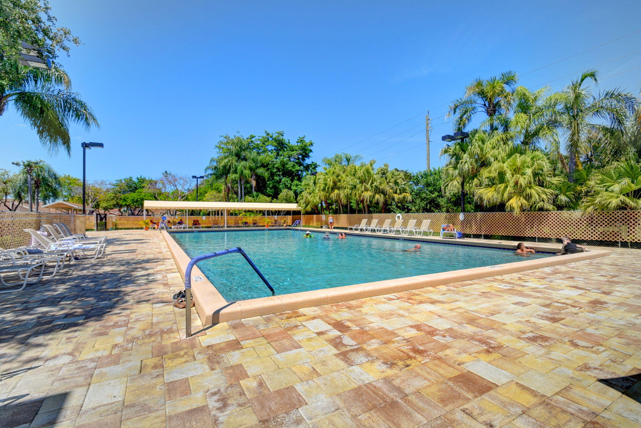WHISPER WALK SEC C CONDO - Residential