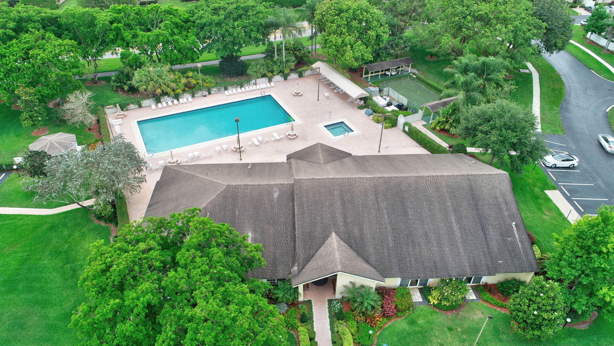 WHISPER WALK SEC C CONDO - Residential