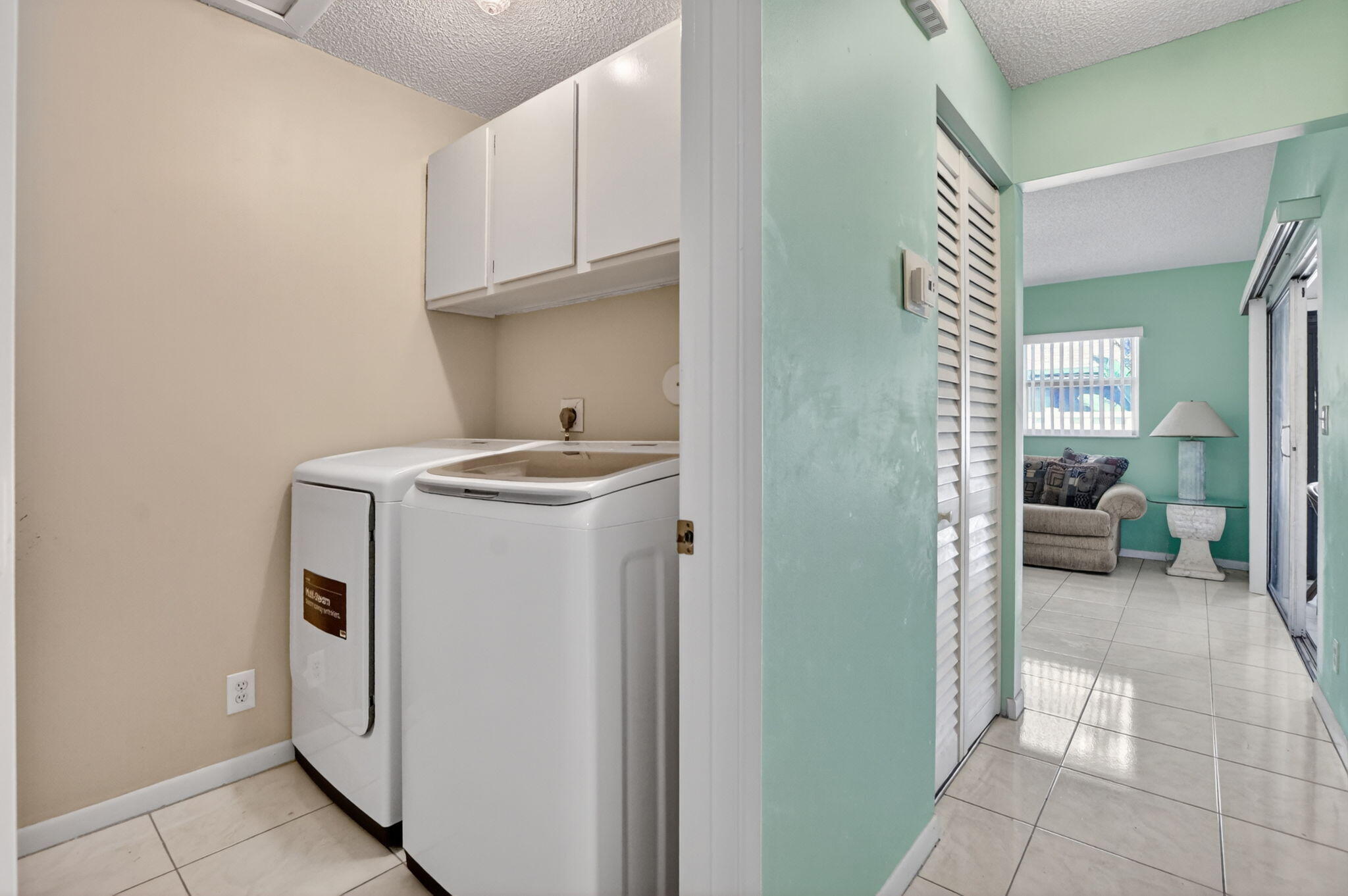 WHISPER WALK SEC C CONDO - Residential