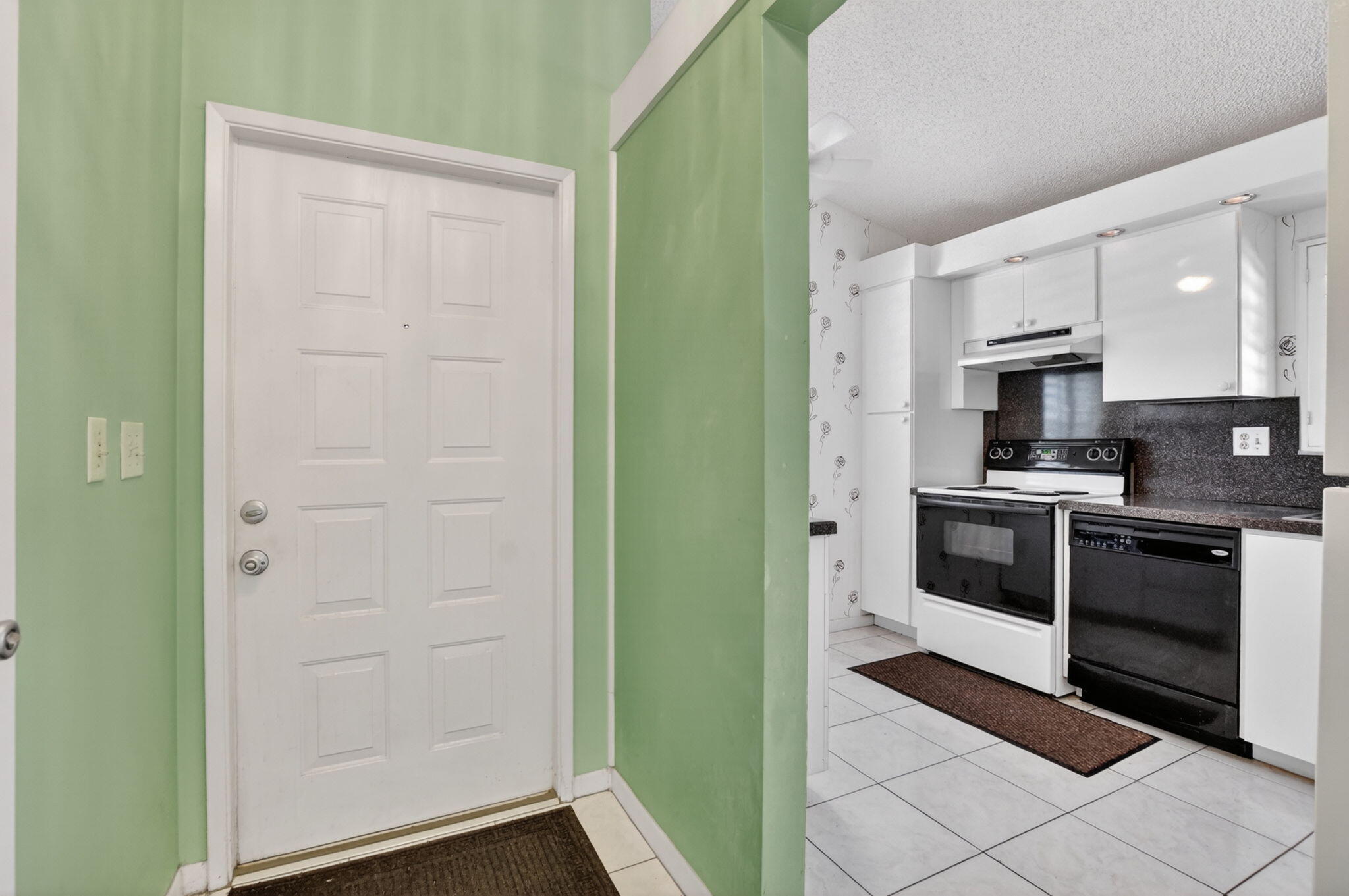 WHISPER WALK SEC C CONDO - Residential