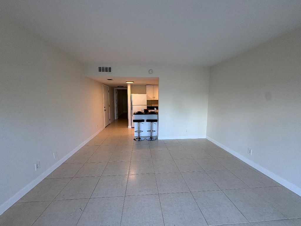 Photo of 505 NE 20th Avenue #118, Deerfield Beach, FL 33441 (MLS # B26026293)