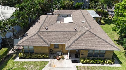 A home in Palm Beach Shores