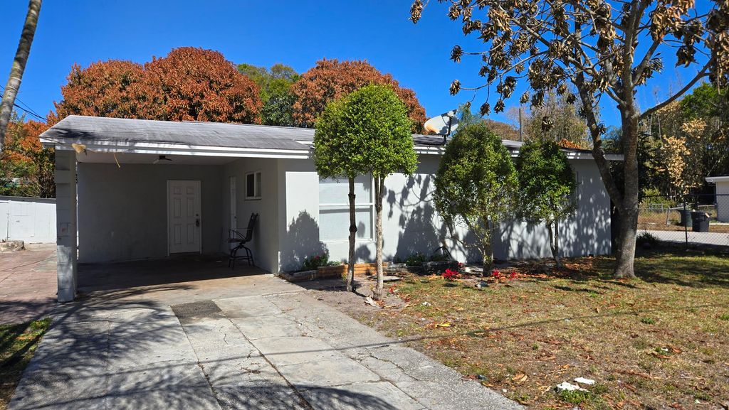 Photo of 2102 Delaware Avenue, Fort Pierce, FL 34950 (MLS # R11162114)