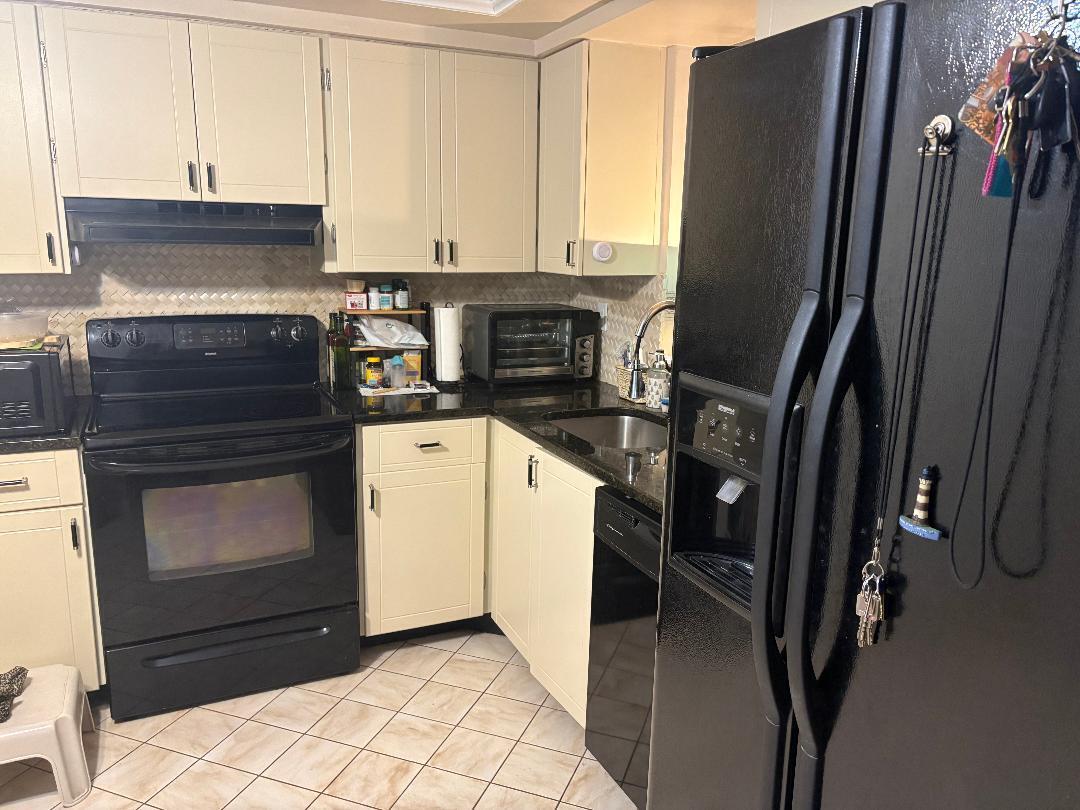 View photos, virtual tours, details... 7300 Lake Cir Drive 404