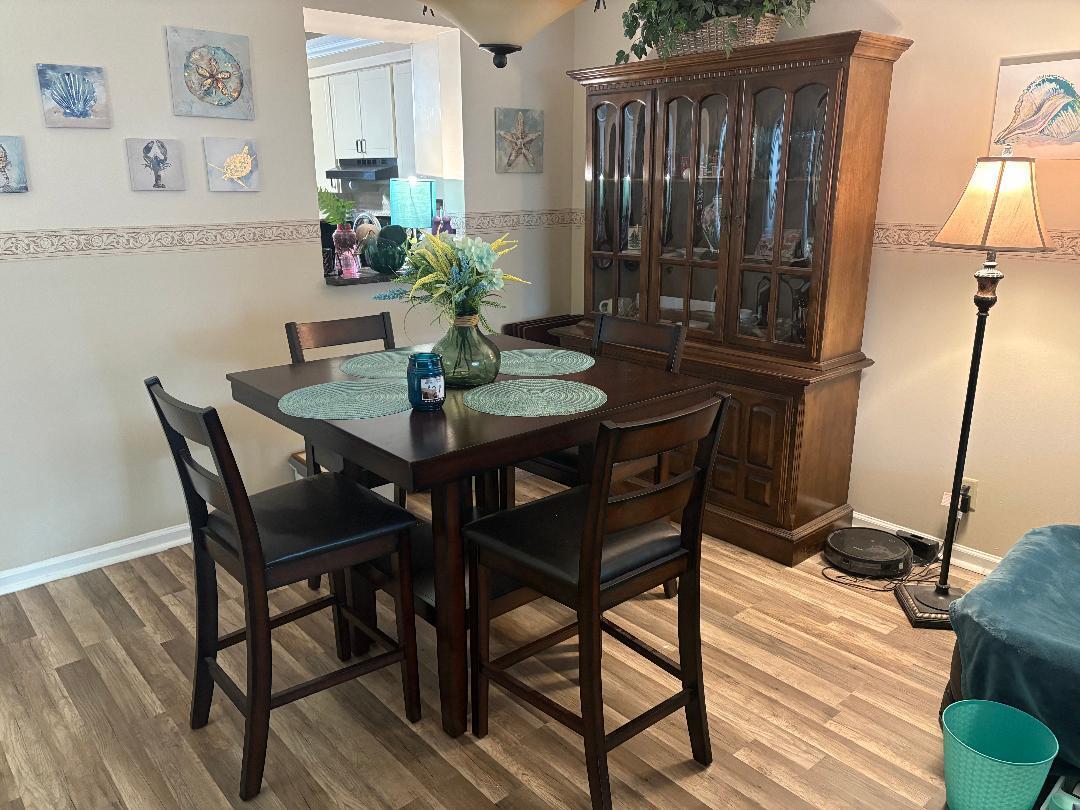 View photos, virtual tours, details... 7300 Lake Cir Drive 404