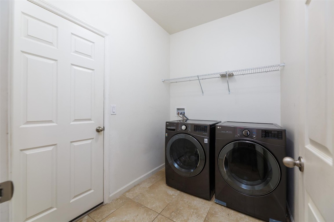 STONEBRIAR AT BAYSIDE LAKES - Residential Lease