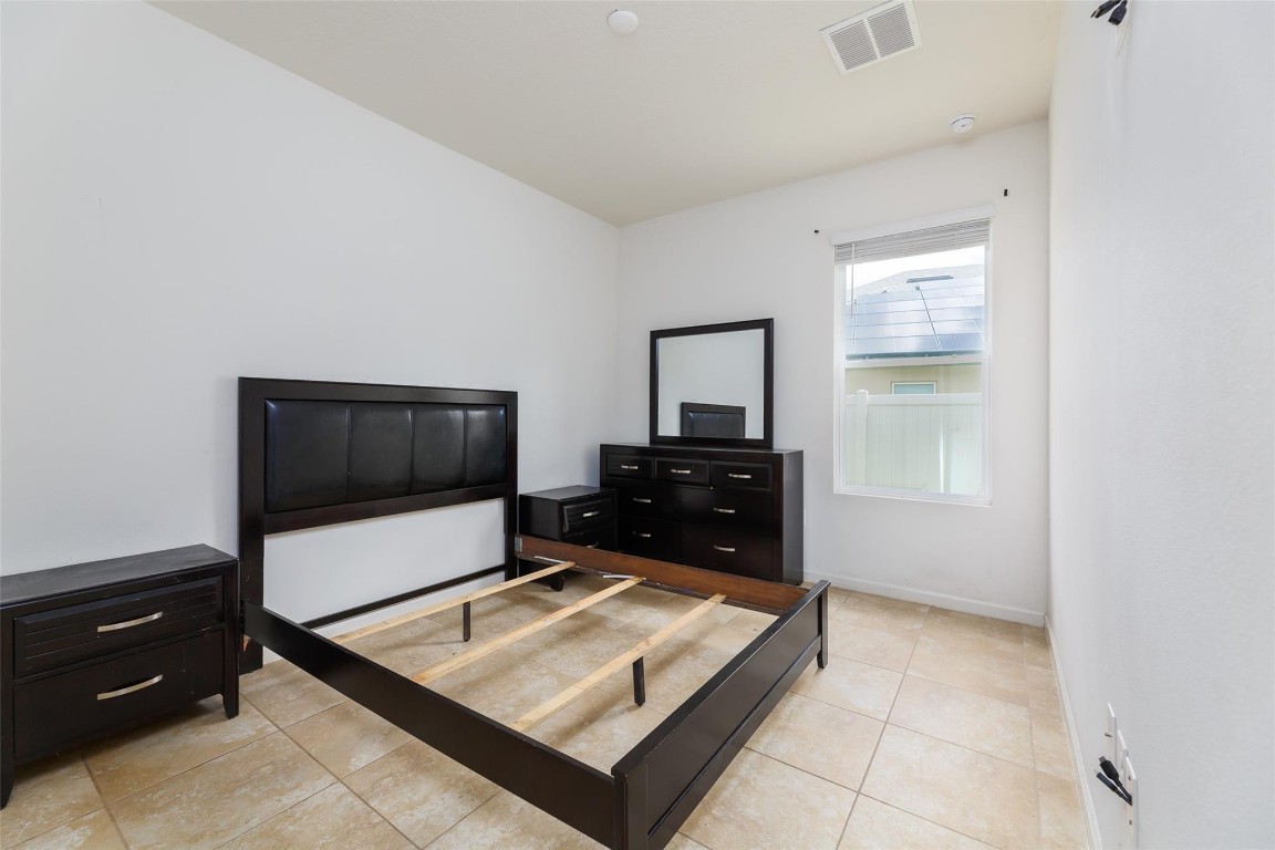 STONEBRIAR AT BAYSIDE LAKES - Residential Lease