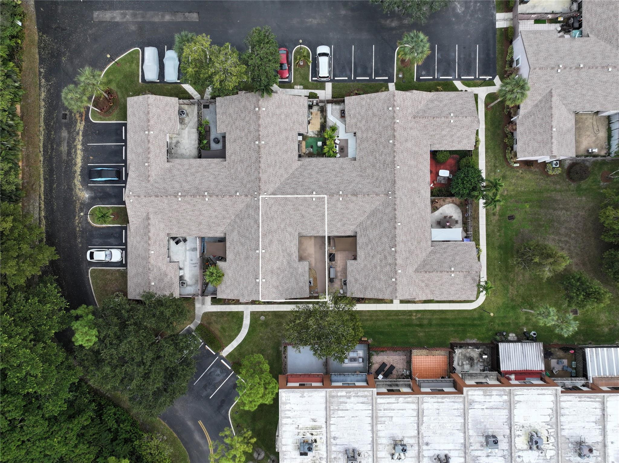 COURTYARDS OF PLANTATION - Residential
