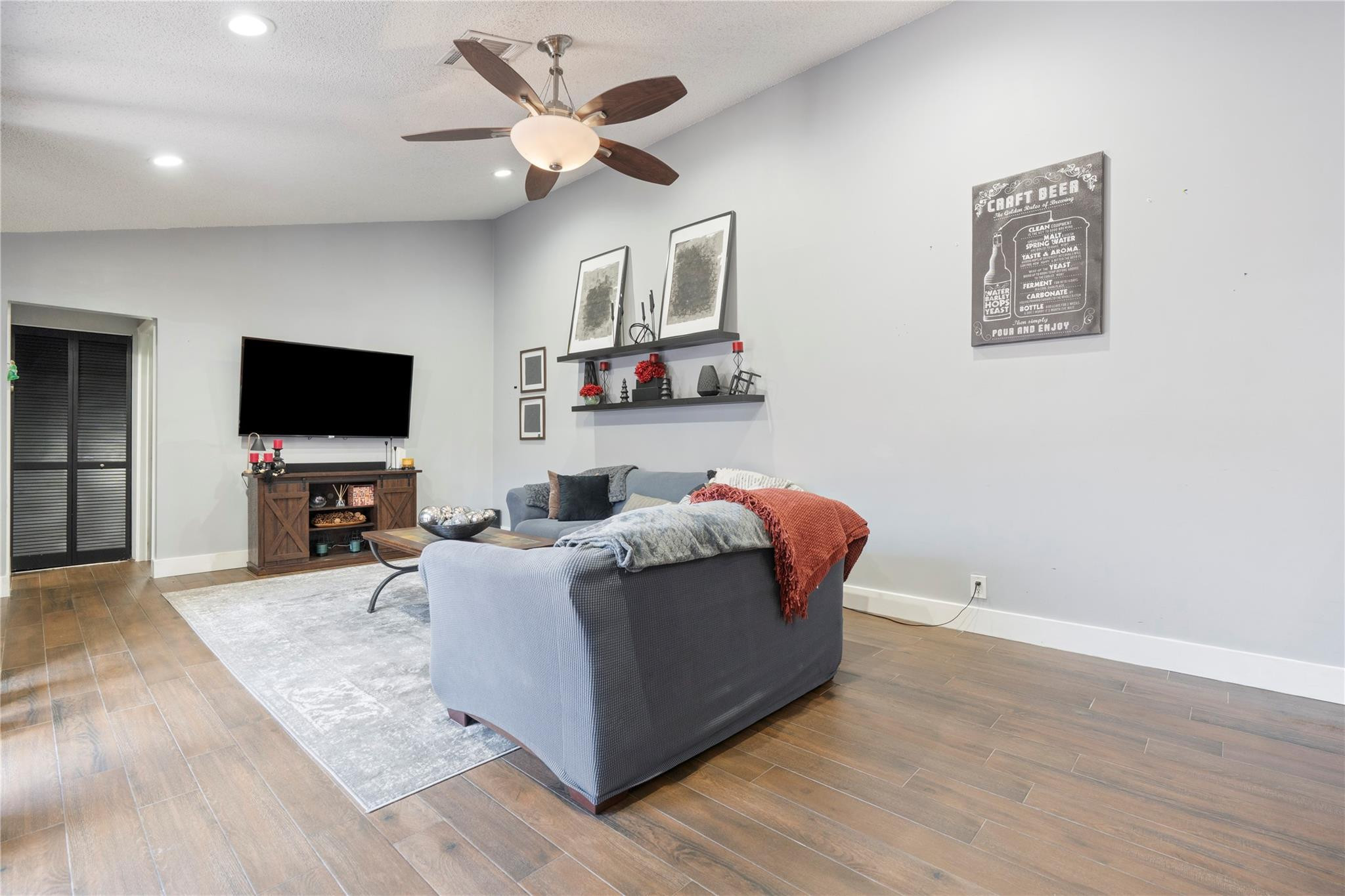 COURTYARDS OF PLANTATION - Residential