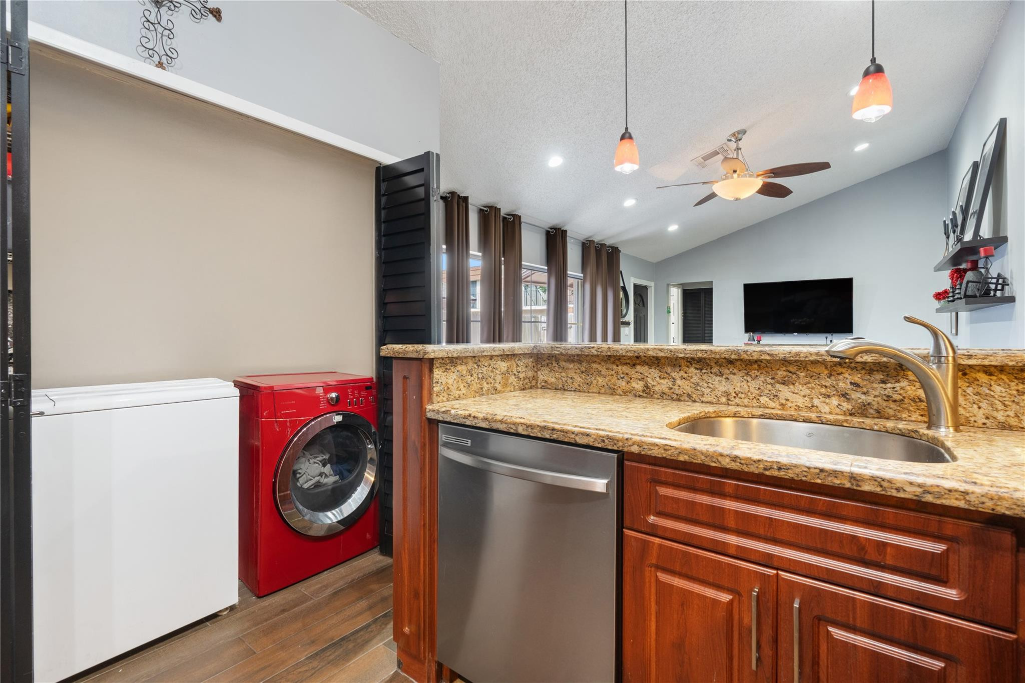 COURTYARDS OF PLANTATION - Residential