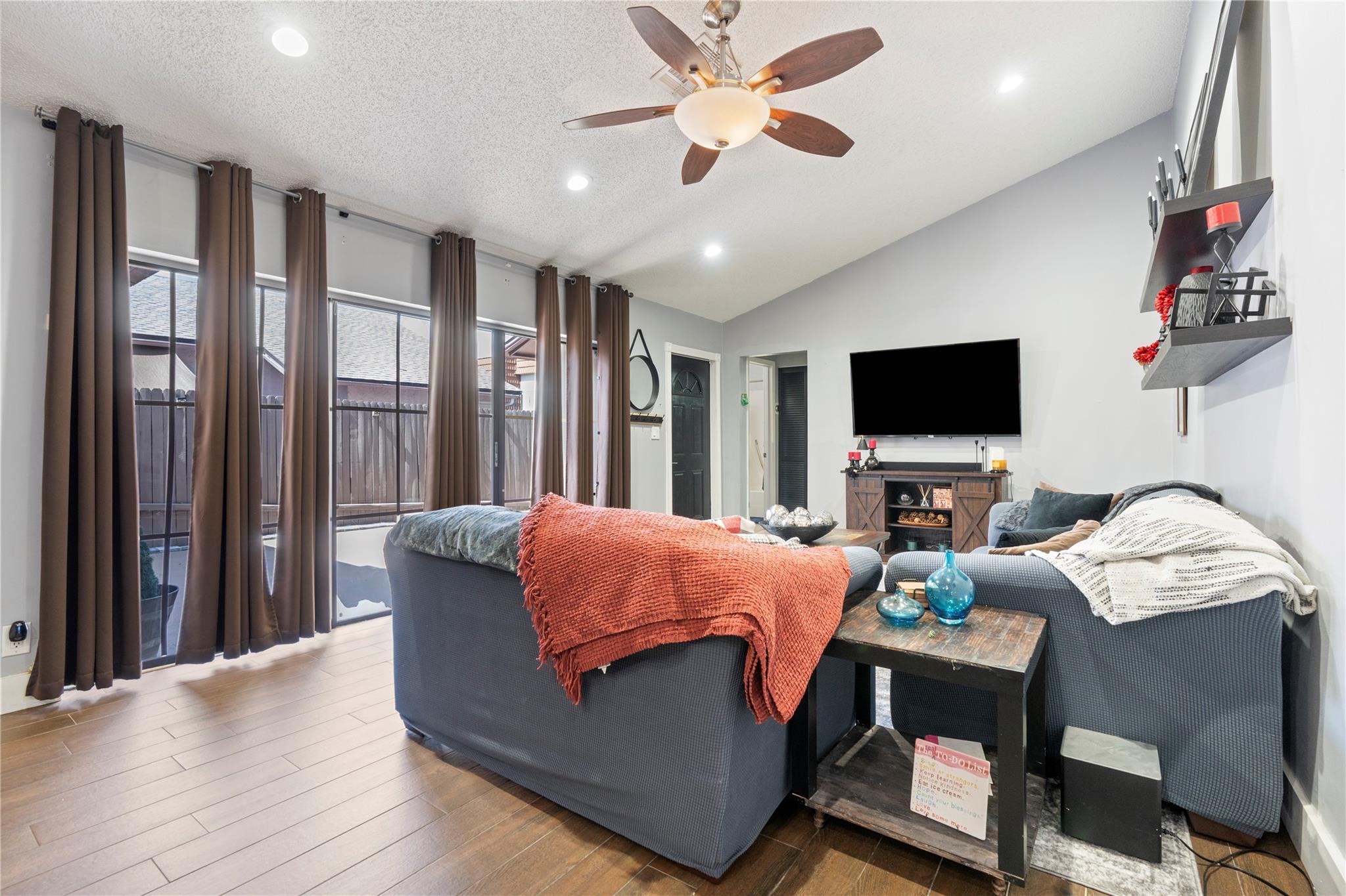 COURTYARDS OF PLANTATION - Residential