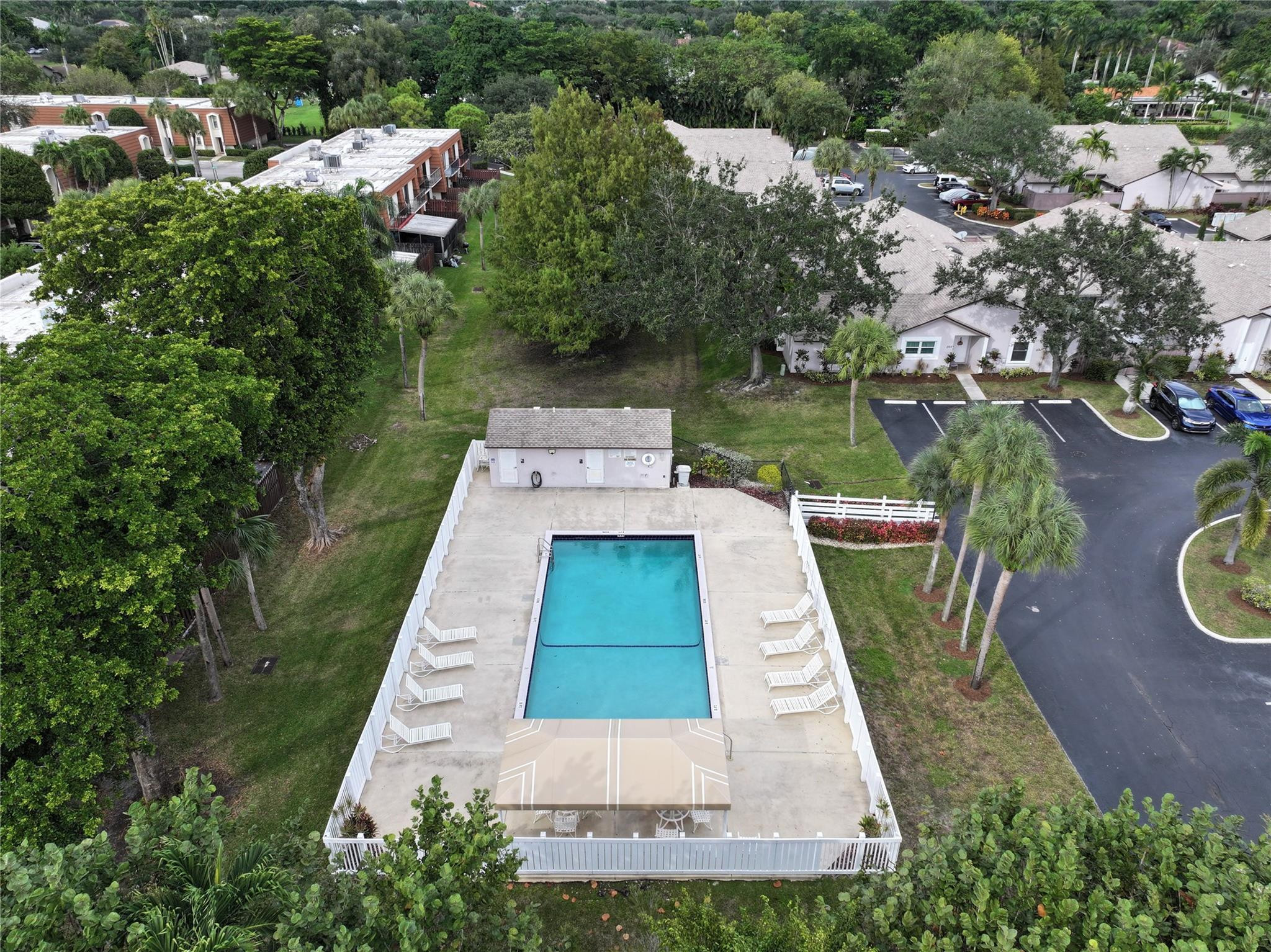COURTYARDS OF PLANTATION - Residential