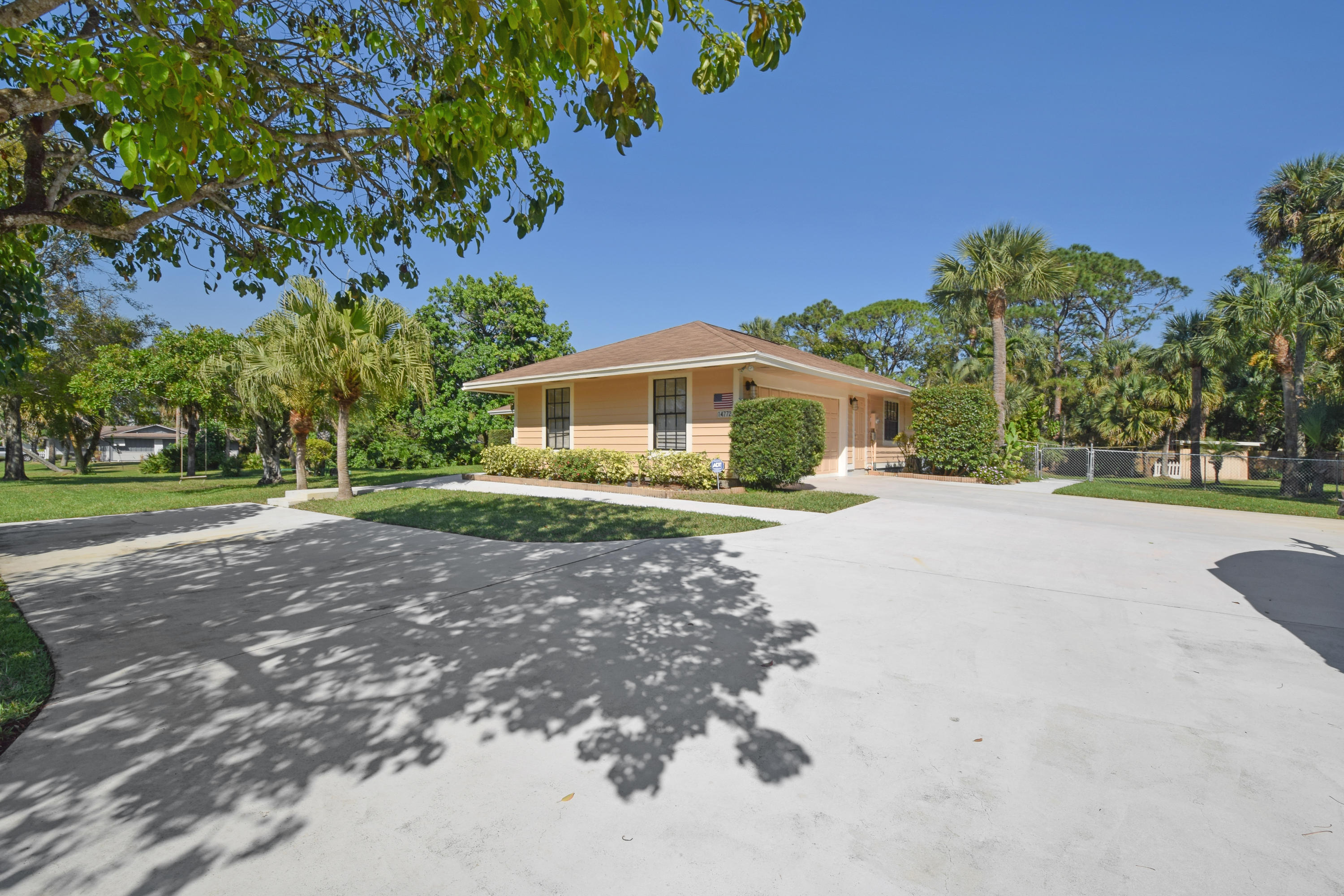 Palm Beach Country Estates - Residential