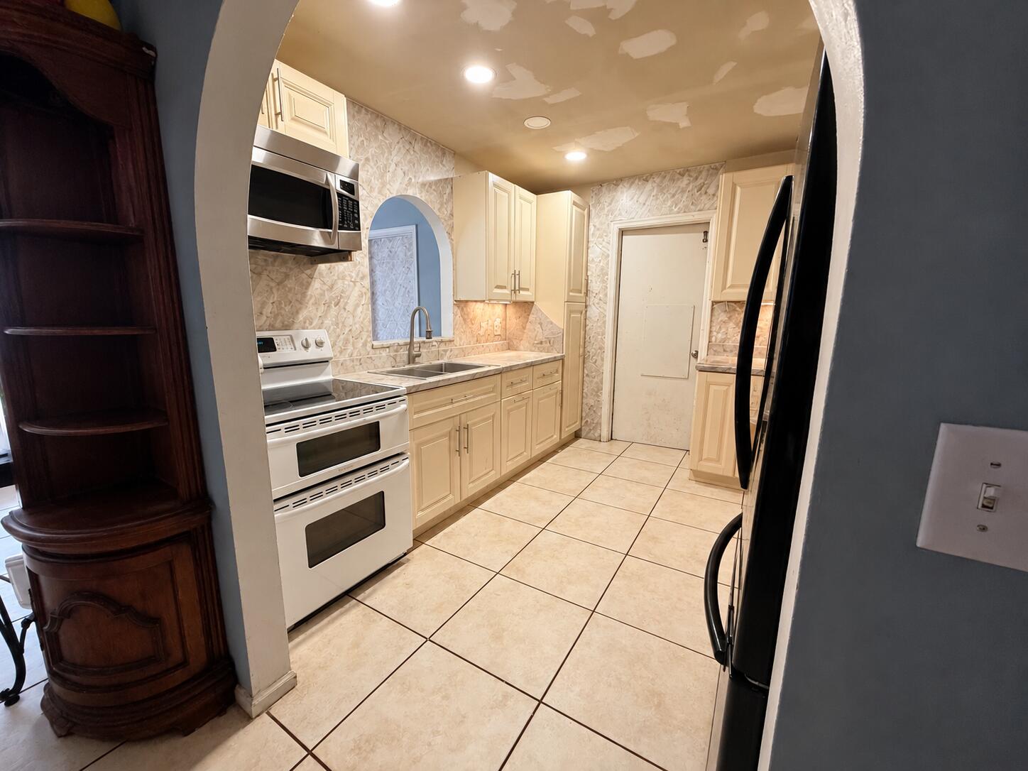 3464 ARTESIAN Drive
