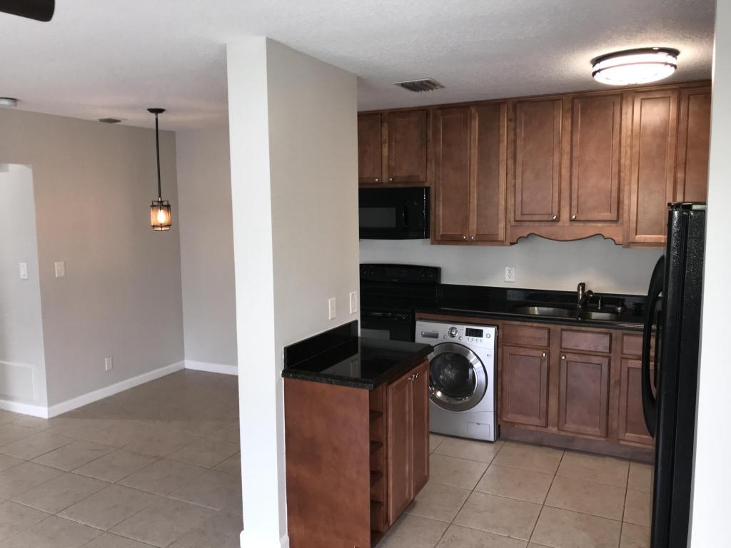 LAKE WORTH TOWN OF - Residential Lease