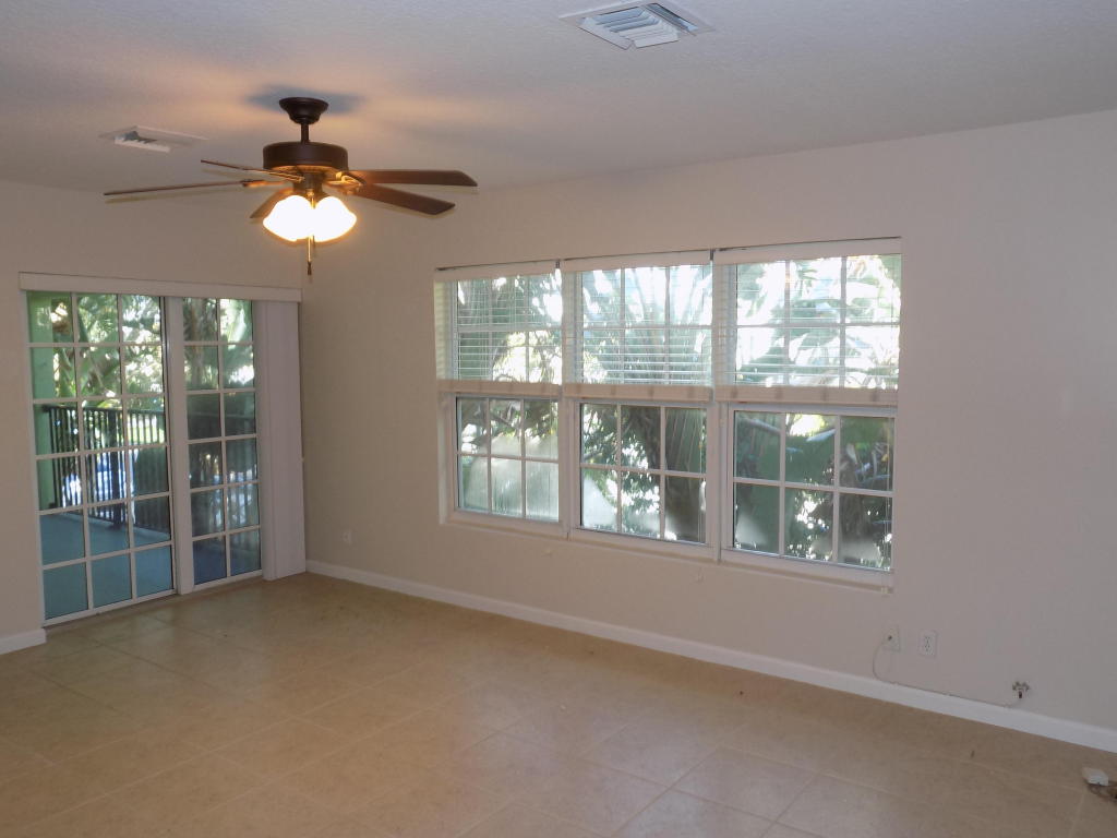 LAKE WORTH TOWN OF - Residential Lease