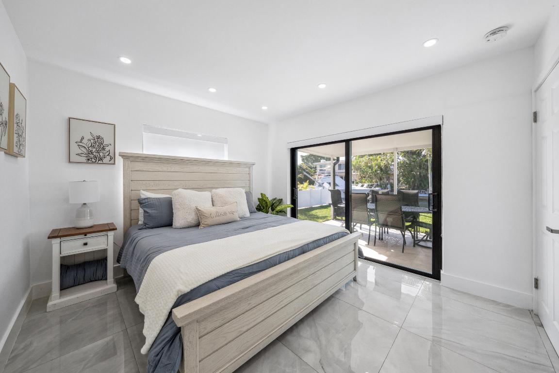 COUNTRY CLUB ISLES - Residential