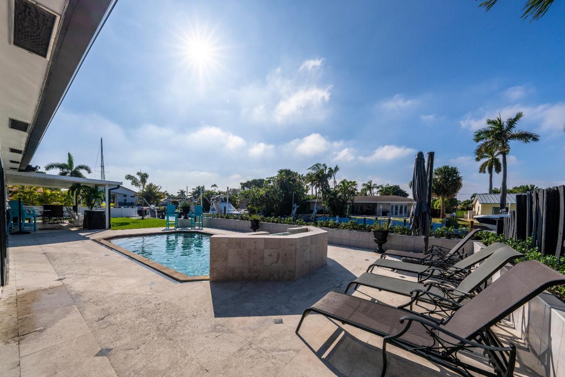 COUNTRY CLUB ISLES - Residential