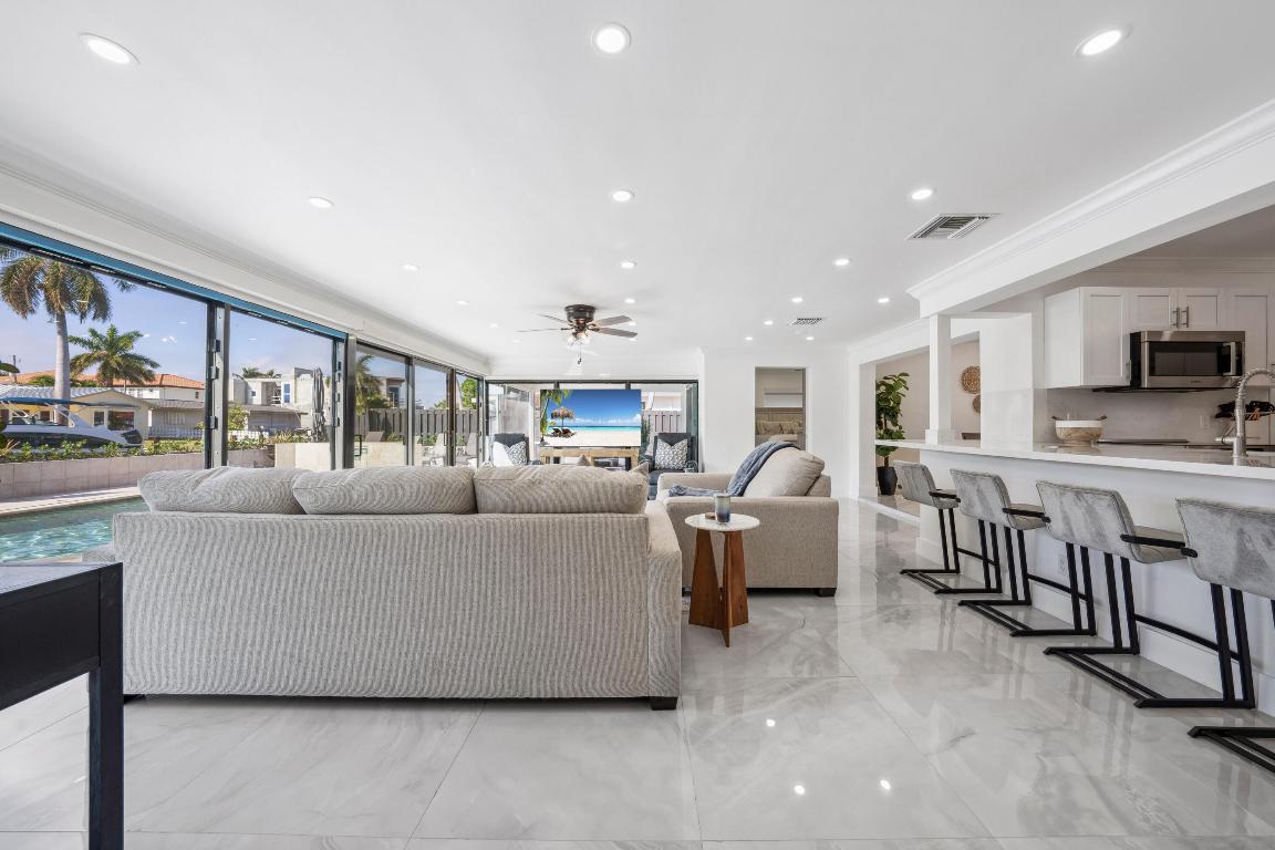 COUNTRY CLUB ISLES - Residential