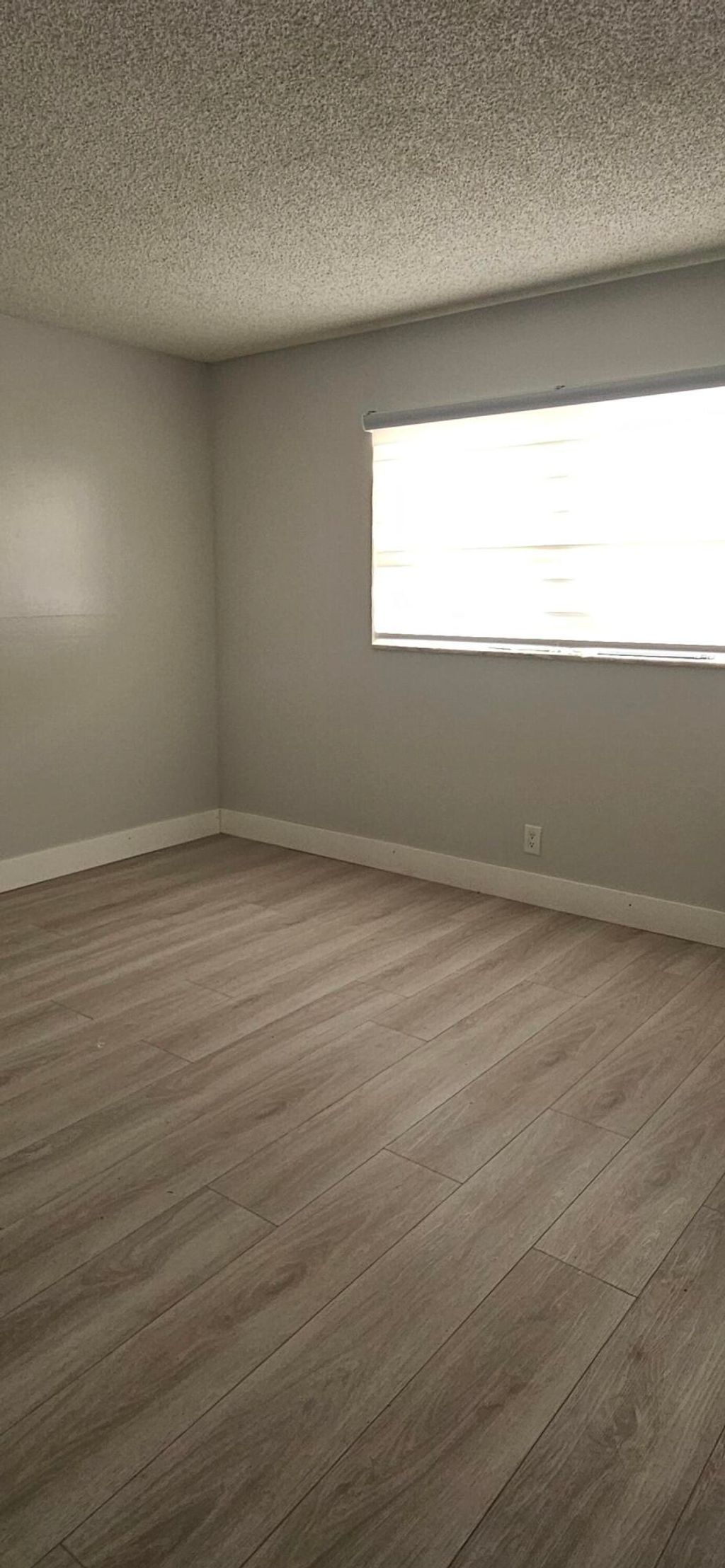 Photo of 421 NE 14th Avenue #302, Hallandale Beach, FL 33009 (MLS # B26002367)