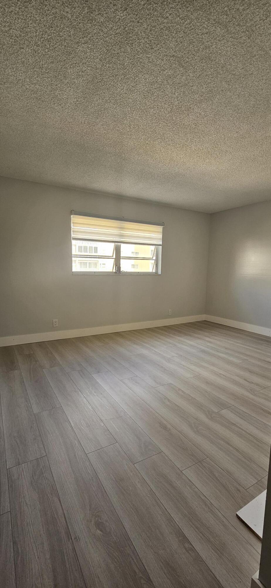 421 NE 14th Avenue 302