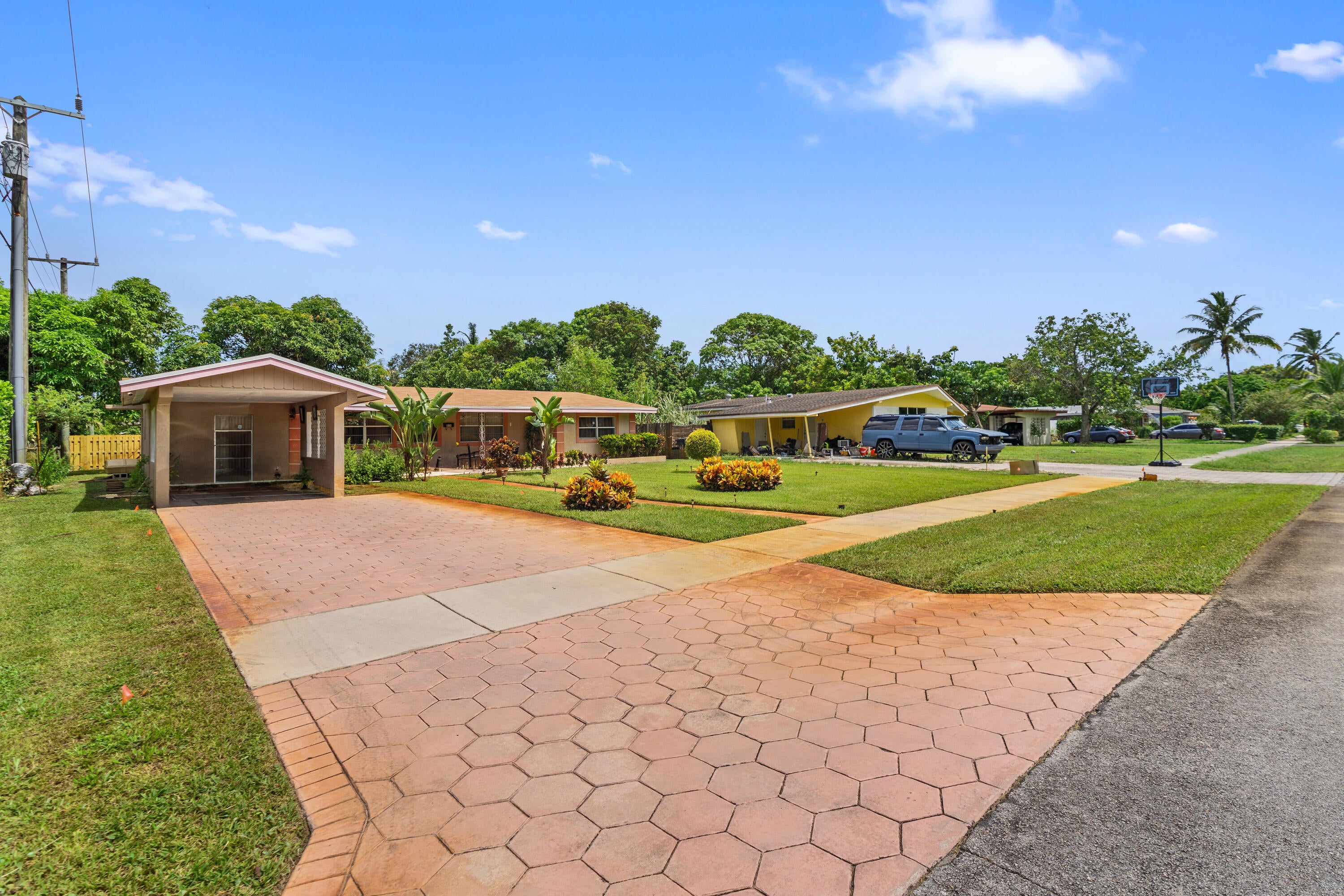 316 NW 44th Avenue