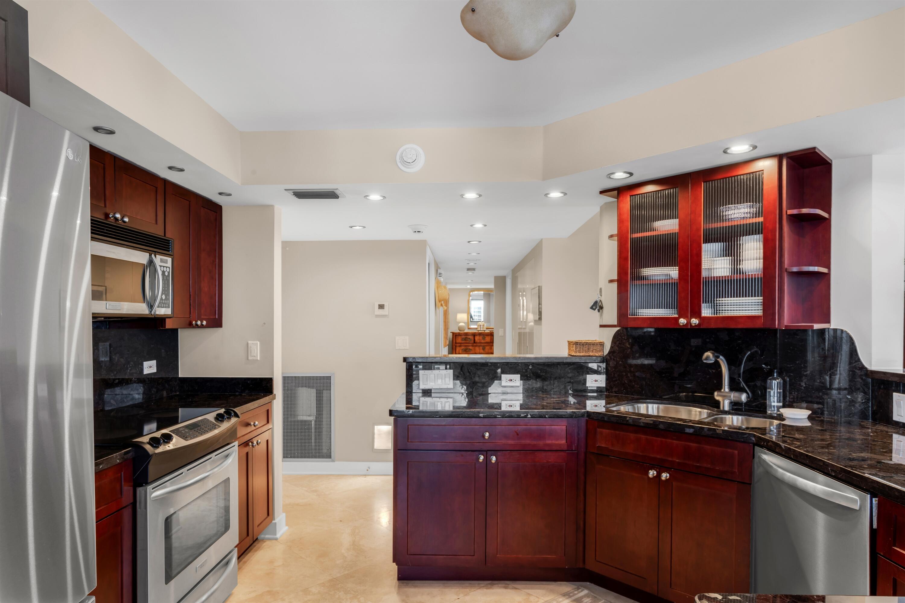 OCEAN REEF TOWERS INC CONDO - Residential
