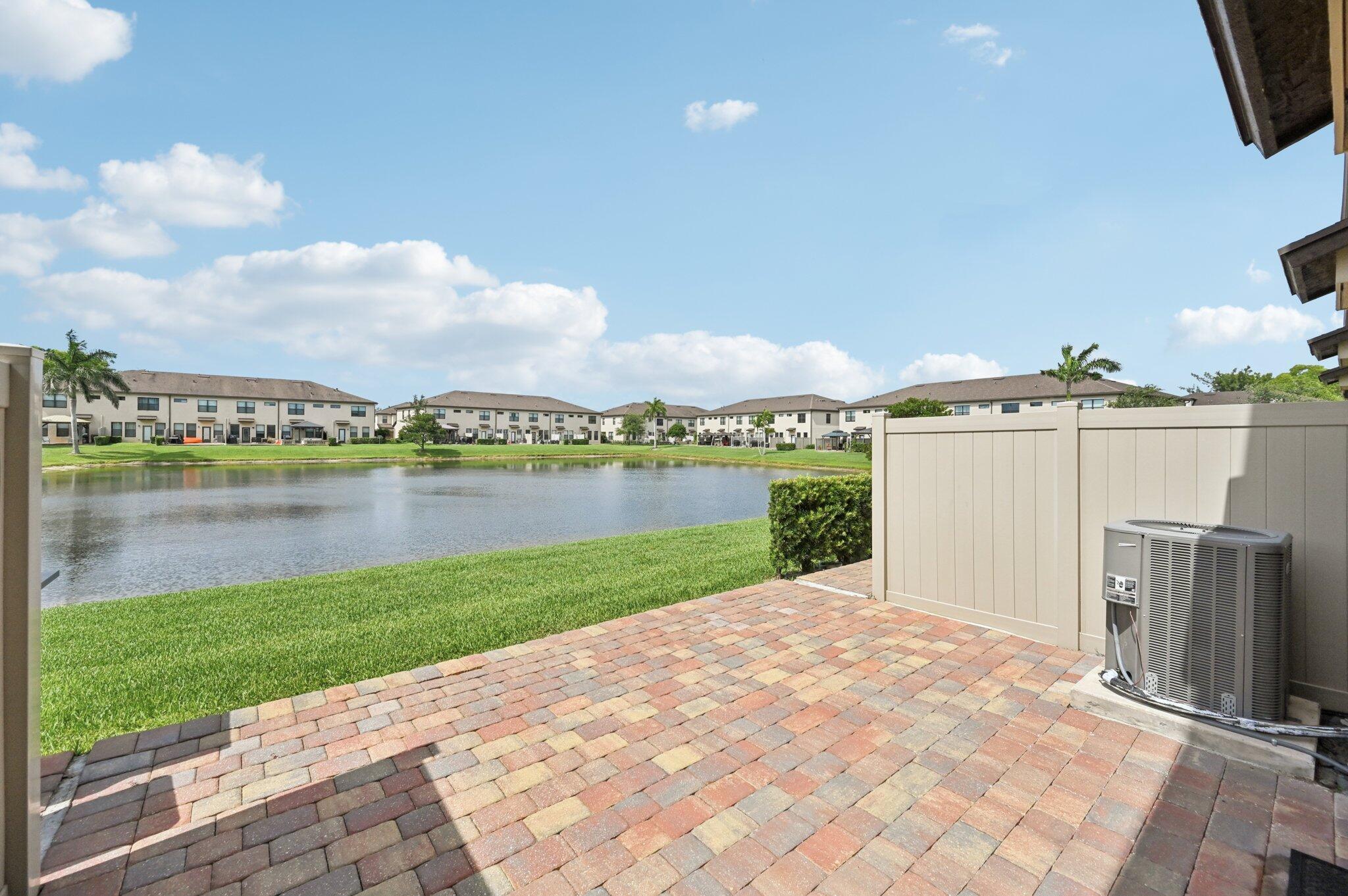 PRESTON SQUARE - Residential