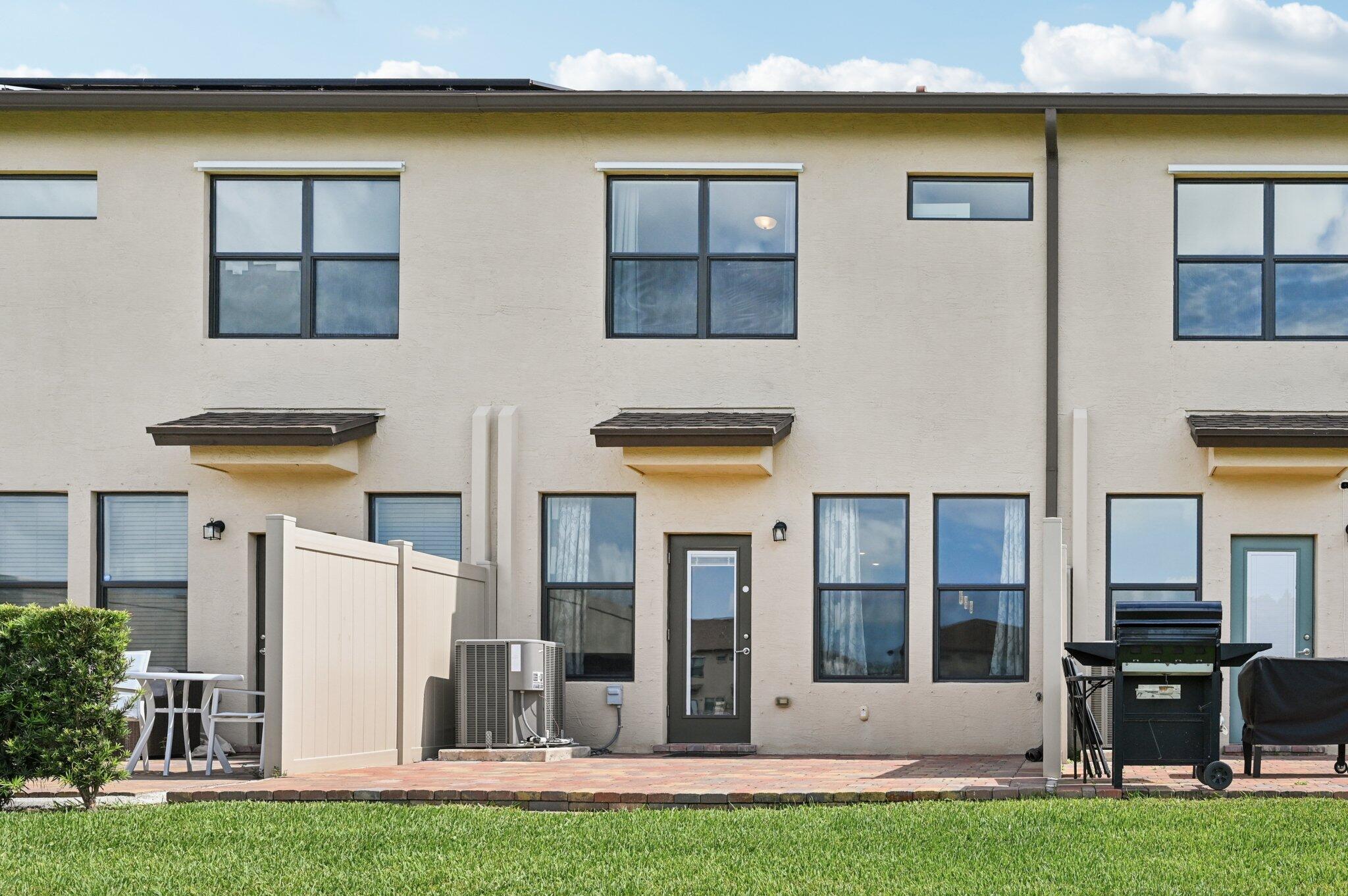 PRESTON SQUARE - Residential