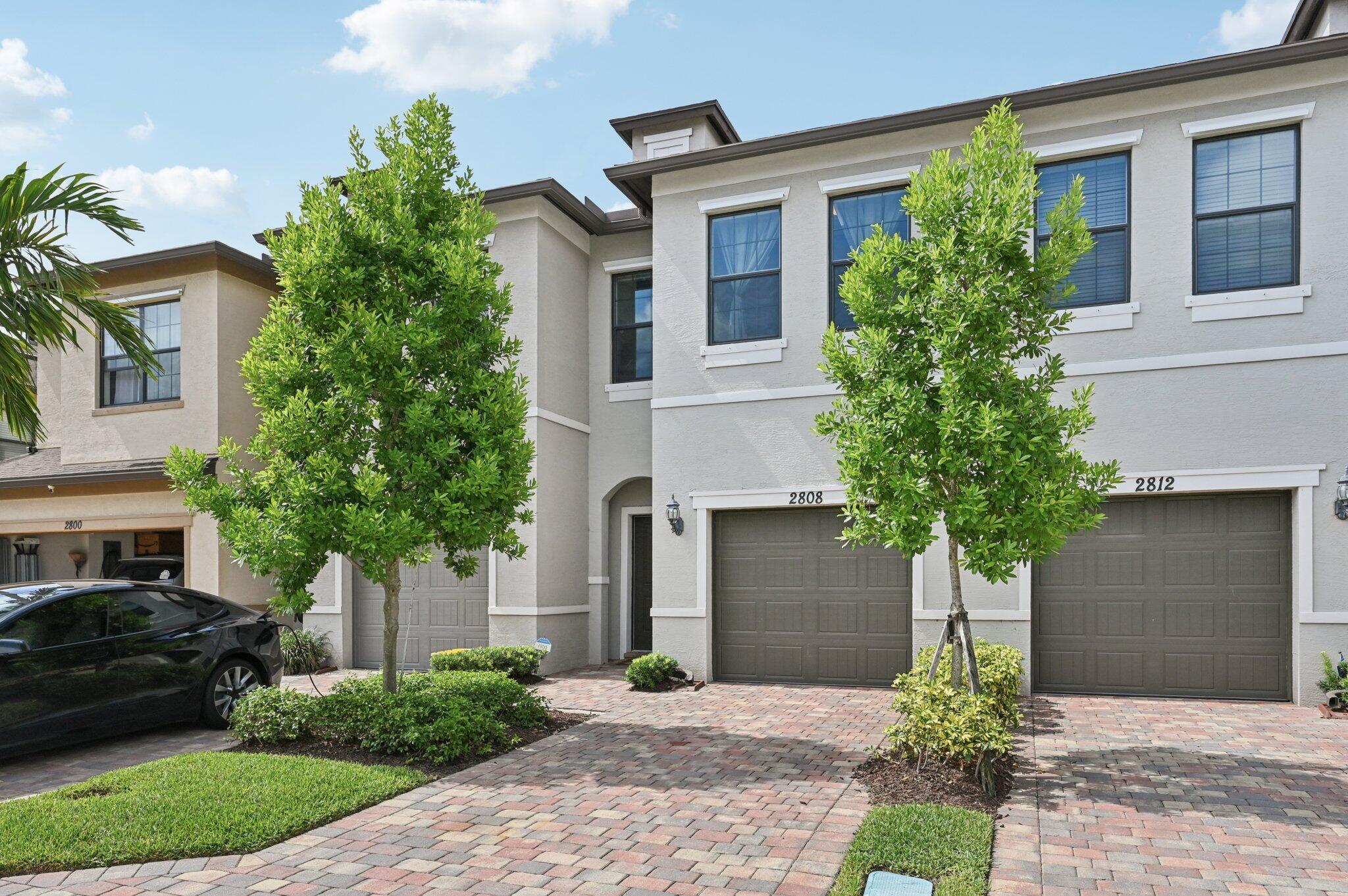 PRESTON SQUARE - Residential