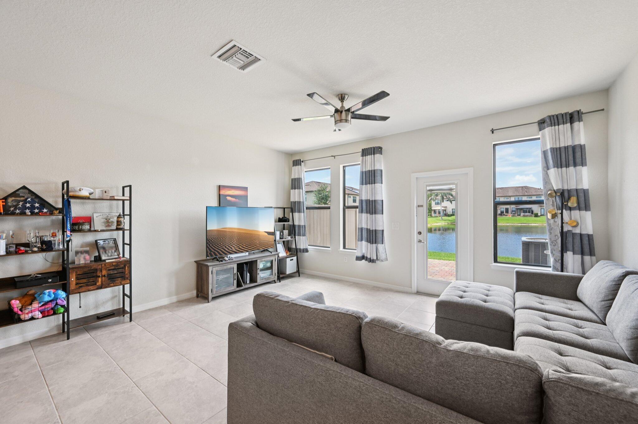 PRESTON SQUARE - Residential