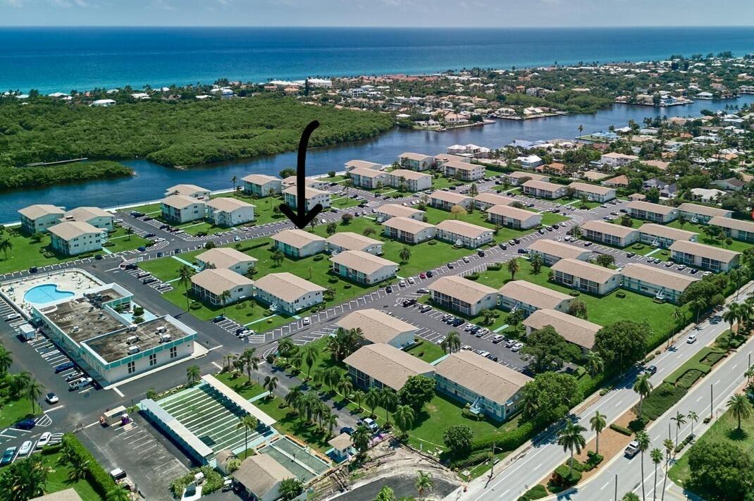 INTRACOASTAL LIVING in Boynton Beach. Great 1BR/1BA unit in the middle of Sterling Village. Clean and easy to live in. Sterling Village offers location convenience and amenities for all, including pool, pickleball, shuffleboard, clubhouse, putting green, laundry facilities, walk along the intracoastal. This unit has central AC (2024) laminate flooring, plenty of closet space. Nice location within the community close to pool and clubhouse that was renovated 2025. Library, Billiards, Card room, Auditorium, Fitness center, Putting green, Shuffle board, Bocce ball & Pickle ball! Washer/dryer may be installed. Cable & Internet included in monthly fee. Close to downtown Boynton Beach, I95, and beaches. MOTIVATED SELLER.