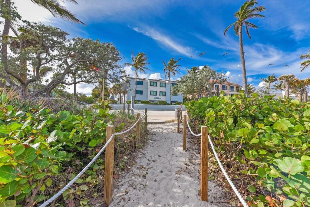 Photo of 250 S Ocean Boulevard #272, Delray Beach, FL 33483 (MLS # R11158353)