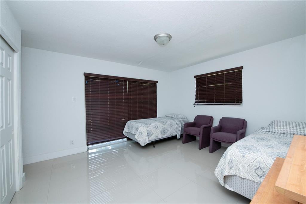 Hollywood Hills 6-22 B - Residential Lease