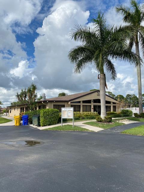 PINE RIDGE SOUTH IV COND DECL FILED 7-22-81 IN - Residential