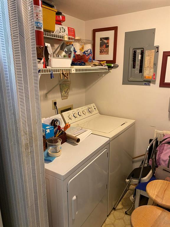 PINE RIDGE SOUTH IV COND DECL FILED 7-22-81 IN - Residential