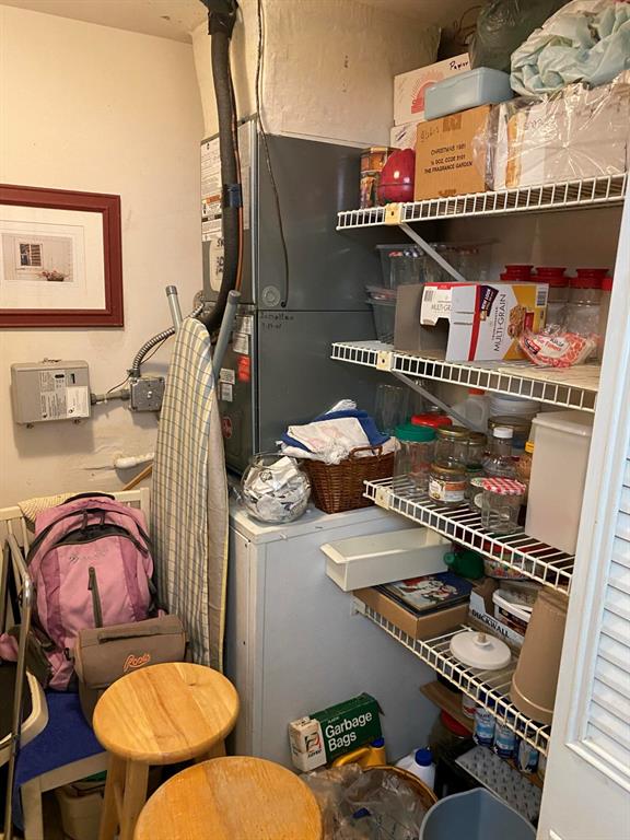 PINE RIDGE SOUTH IV COND DECL FILED 7-22-81 IN - Residential