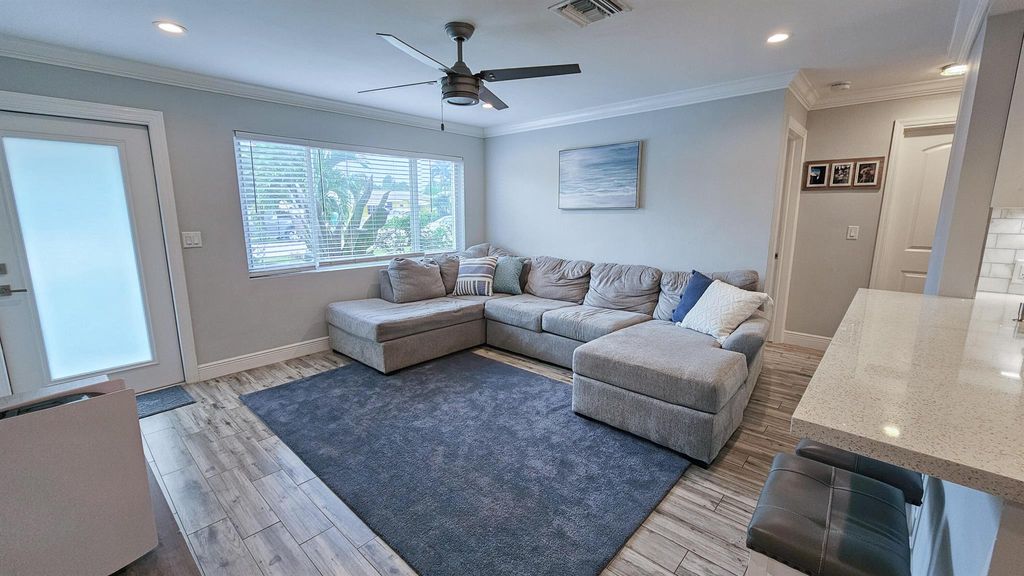 Photo of 124 SW 11th Avenue, Boynton Beach, FL 33435 (MLS # R11010948)