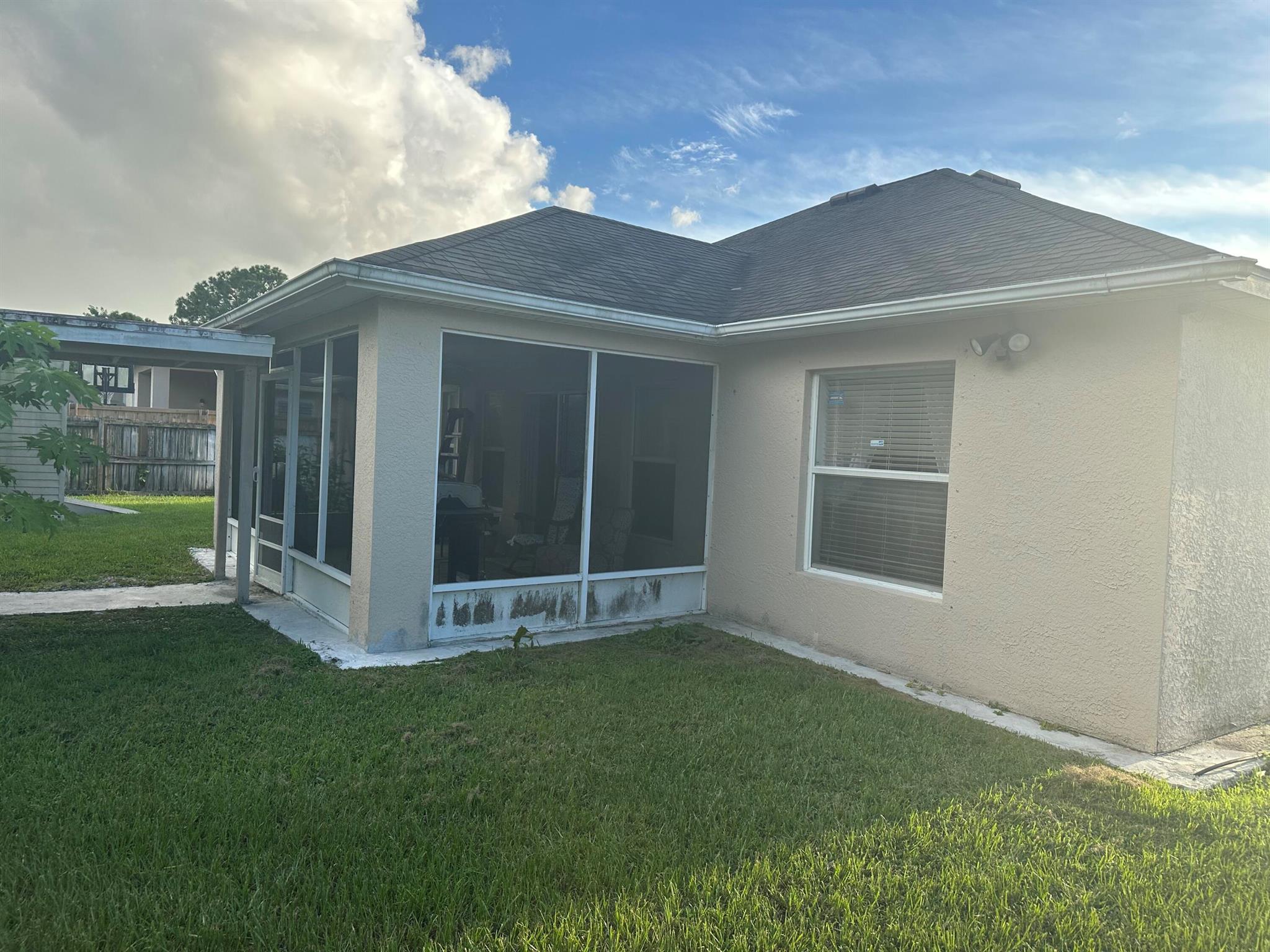 PORT ST LUCIE SECTION 33 - Residential