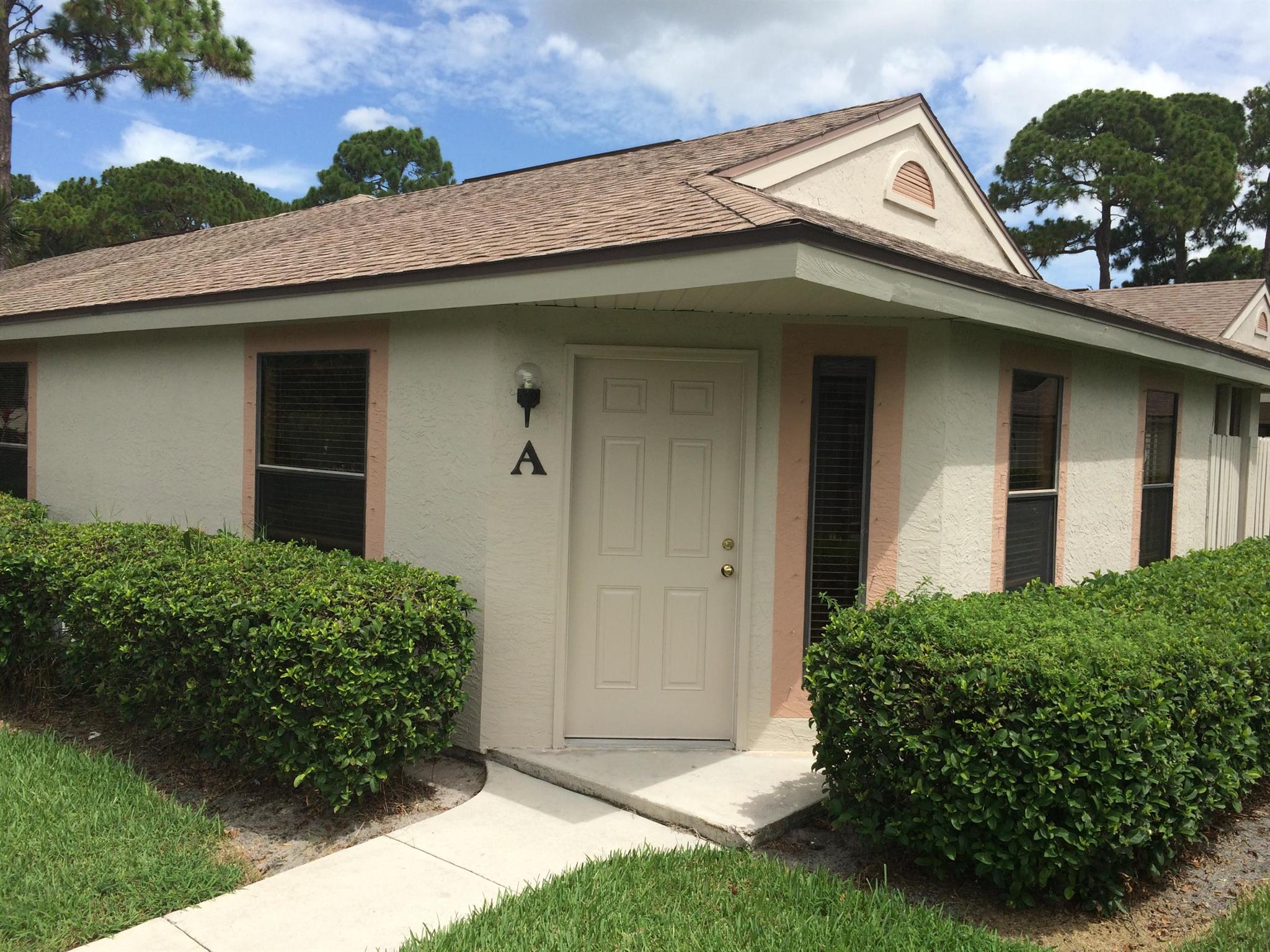 Beautifully upgraded 2 BR 2 BA villa in the gated community of Surrey Woods. The community has a pool, tennis court and raquetball court. Close to schools, beaches, the hospital, I-95 and Florida's Turnpike and much more.